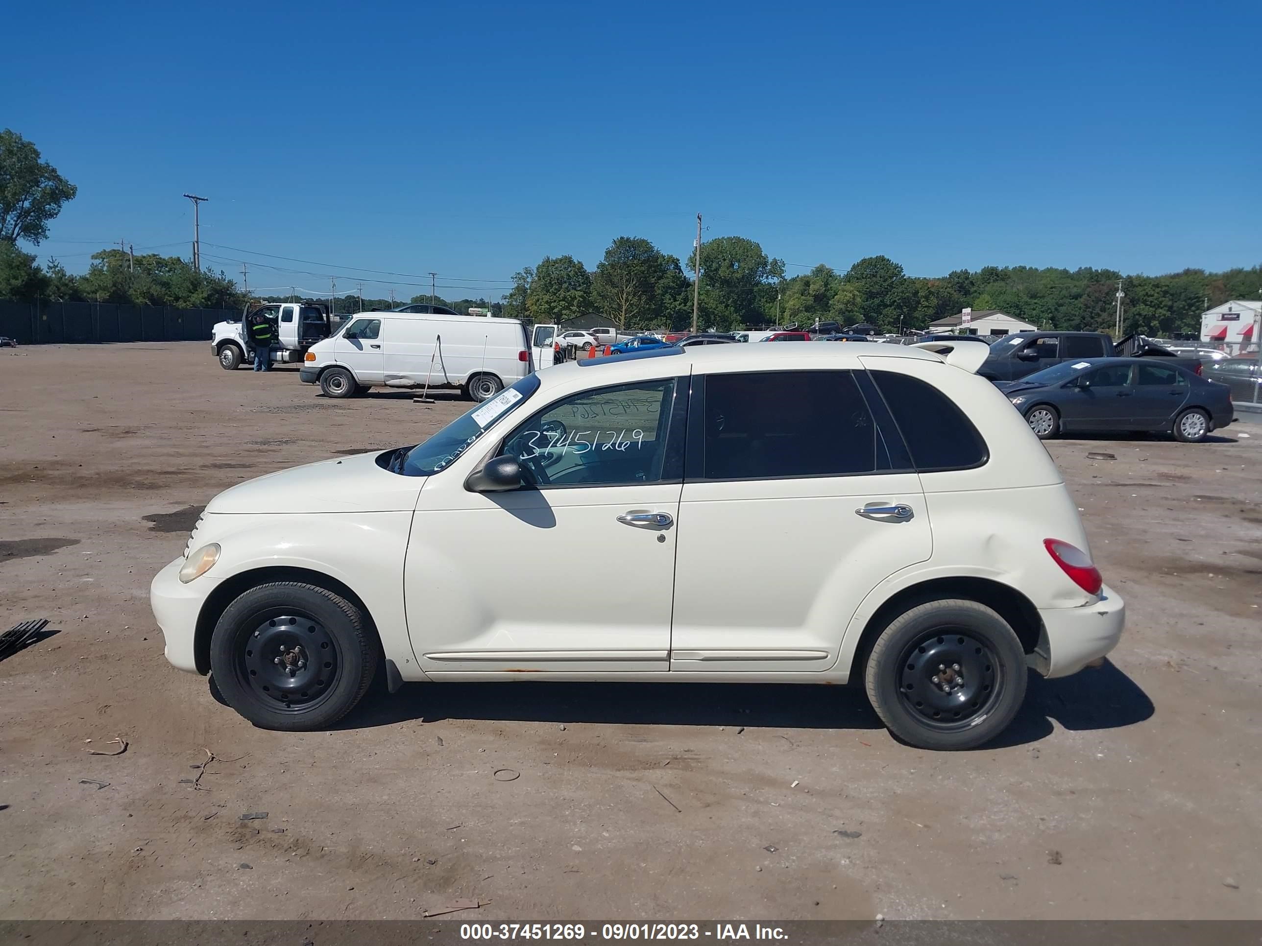 Photo 14 VIN: 3A8FY78G67T602758 - CHRYSLER PT CRUISER 