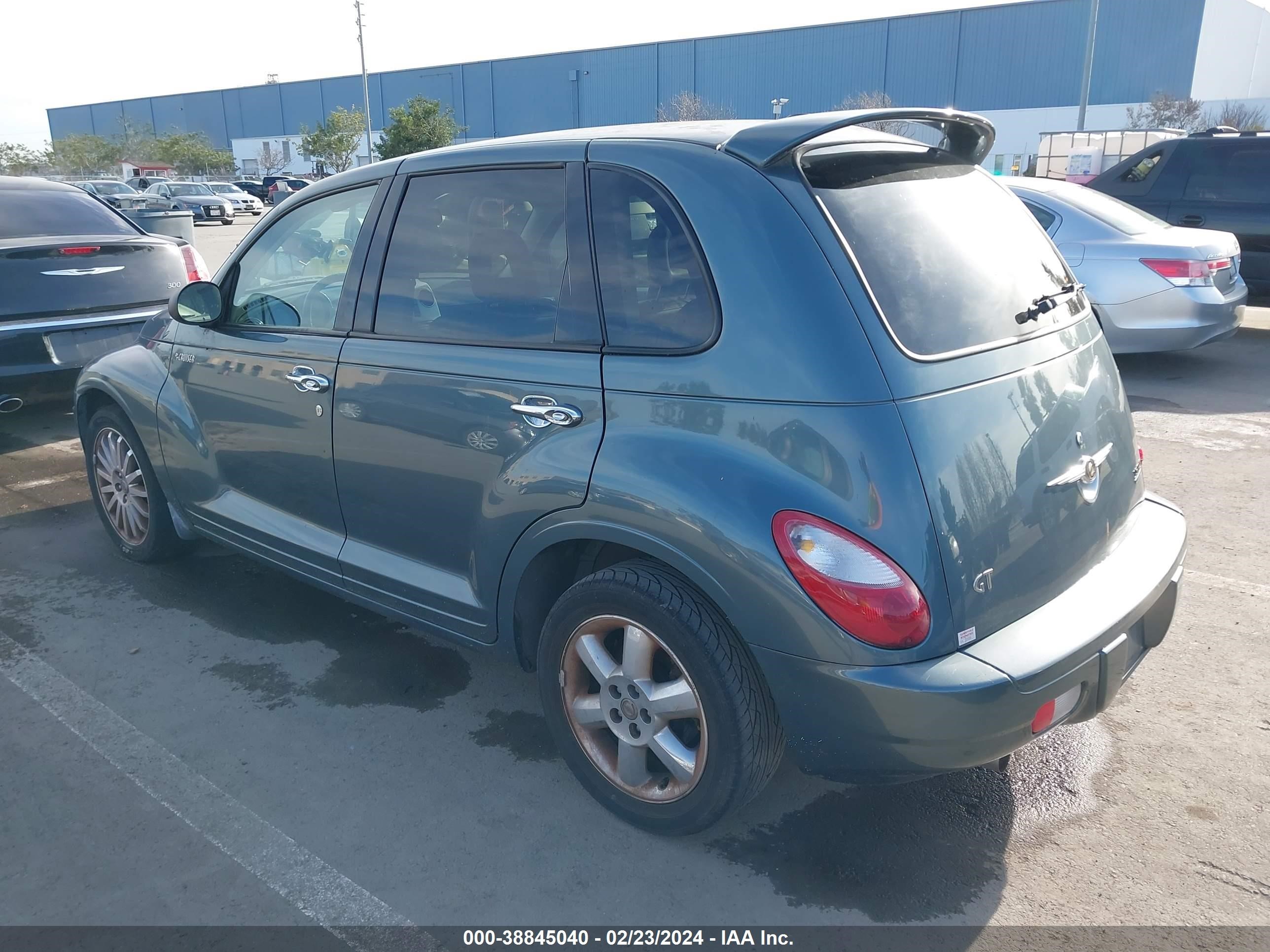 Photo 2 VIN: 3A8FY78GX6T327362 - CHRYSLER PT CRUISER 