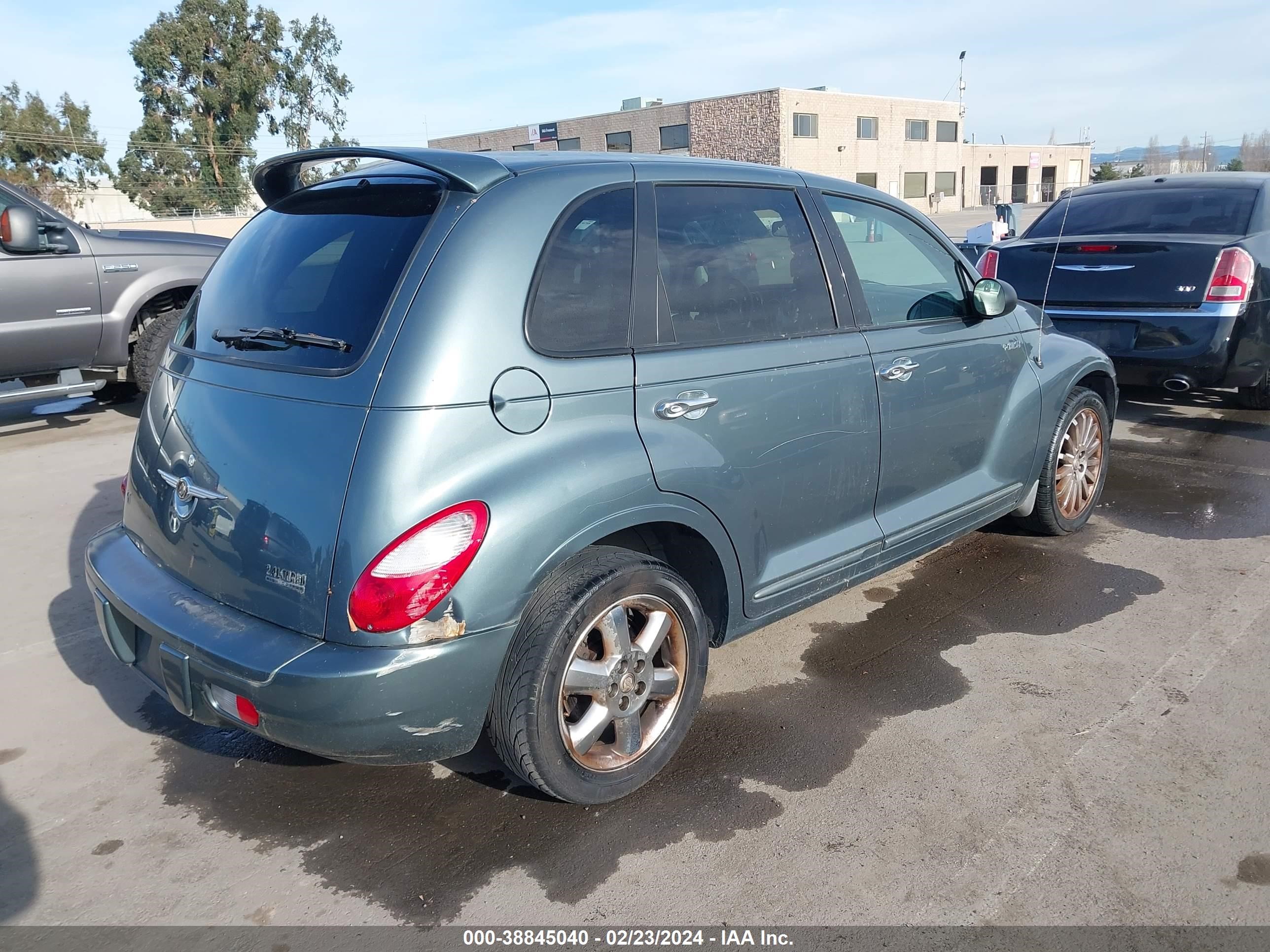 Photo 3 VIN: 3A8FY78GX6T327362 - CHRYSLER PT CRUISER 