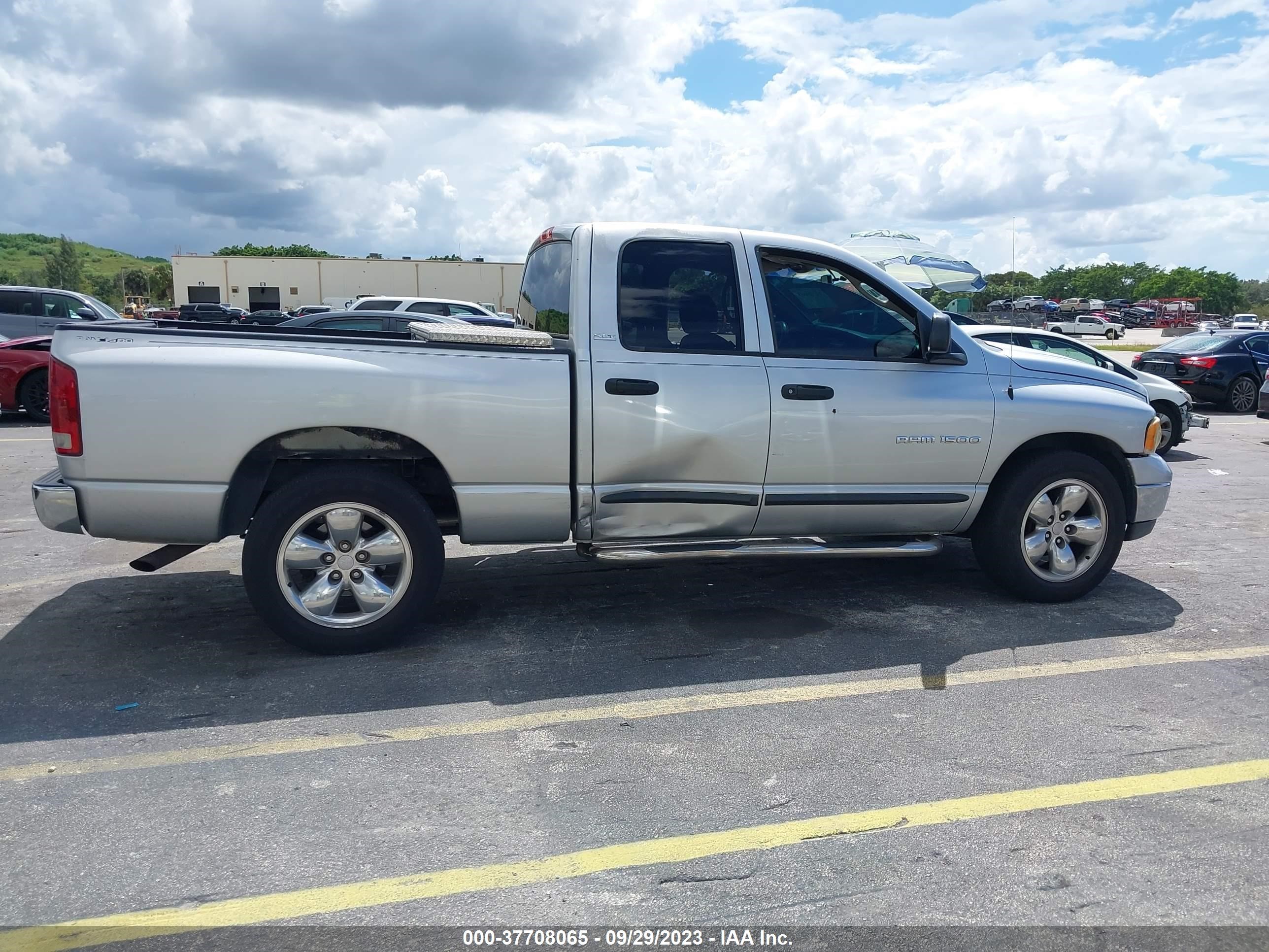 Photo 5 VIN: 3B7HA18N22G101772 - DODGE RAM 