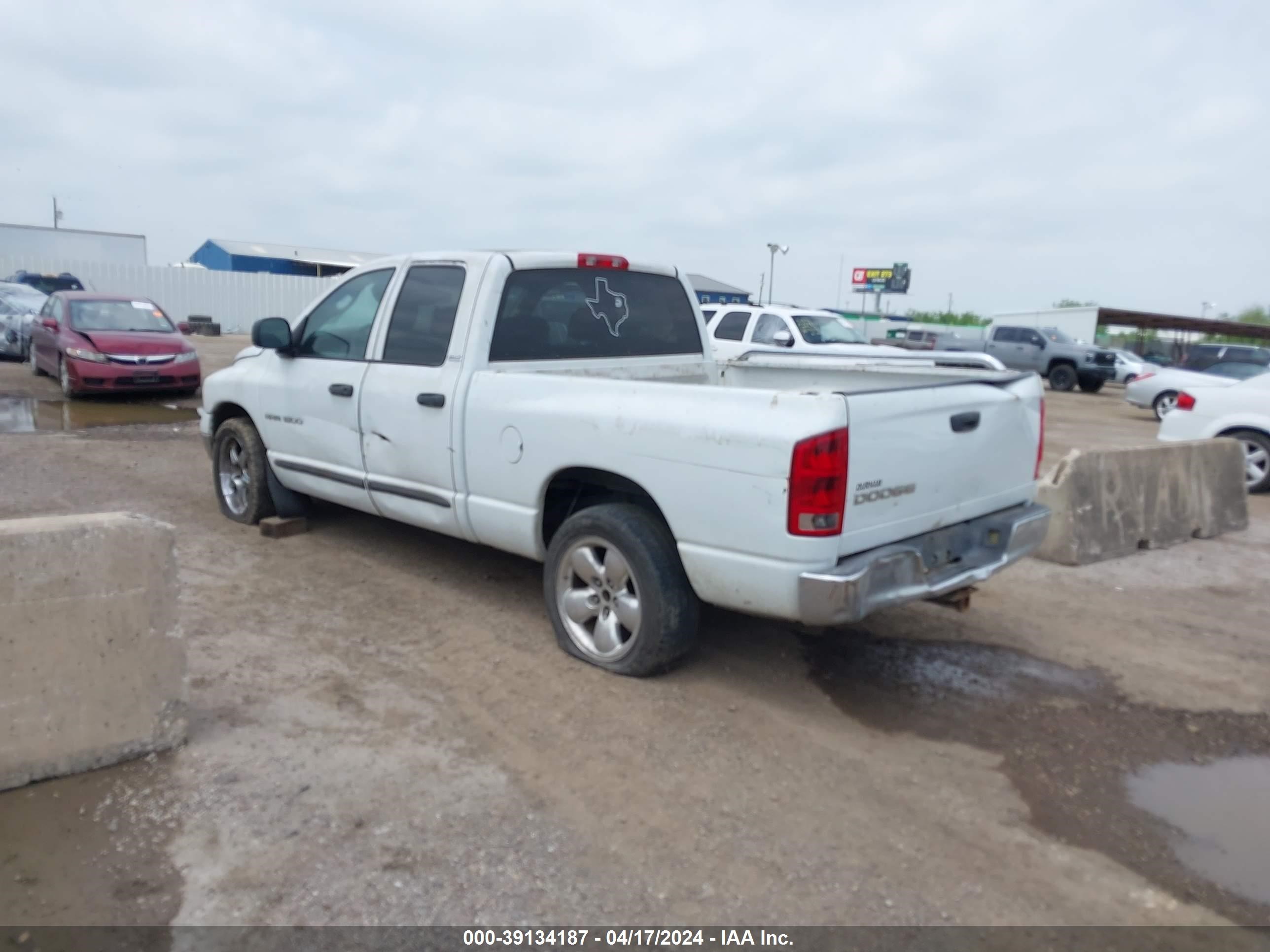 Photo 2 VIN: 3B7HA18N42G109923 - DODGE RAM 