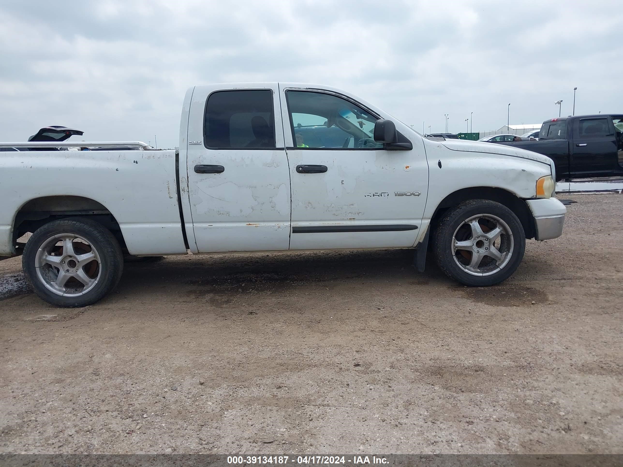 Photo 4 VIN: 3B7HA18N42G109923 - DODGE RAM 