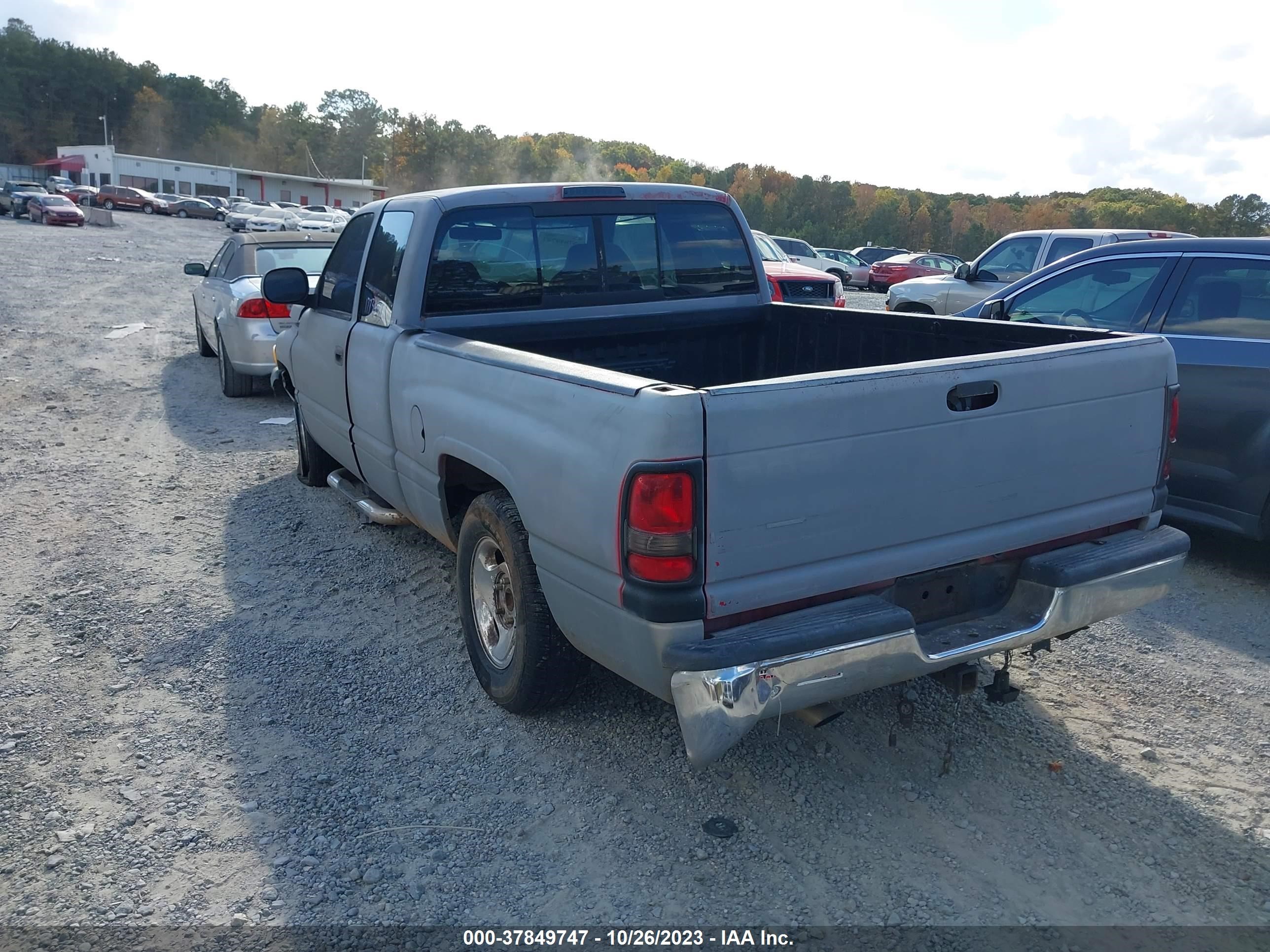 Photo 2 VIN: 3B7HC12Y4XG177384 - DODGE RAM 