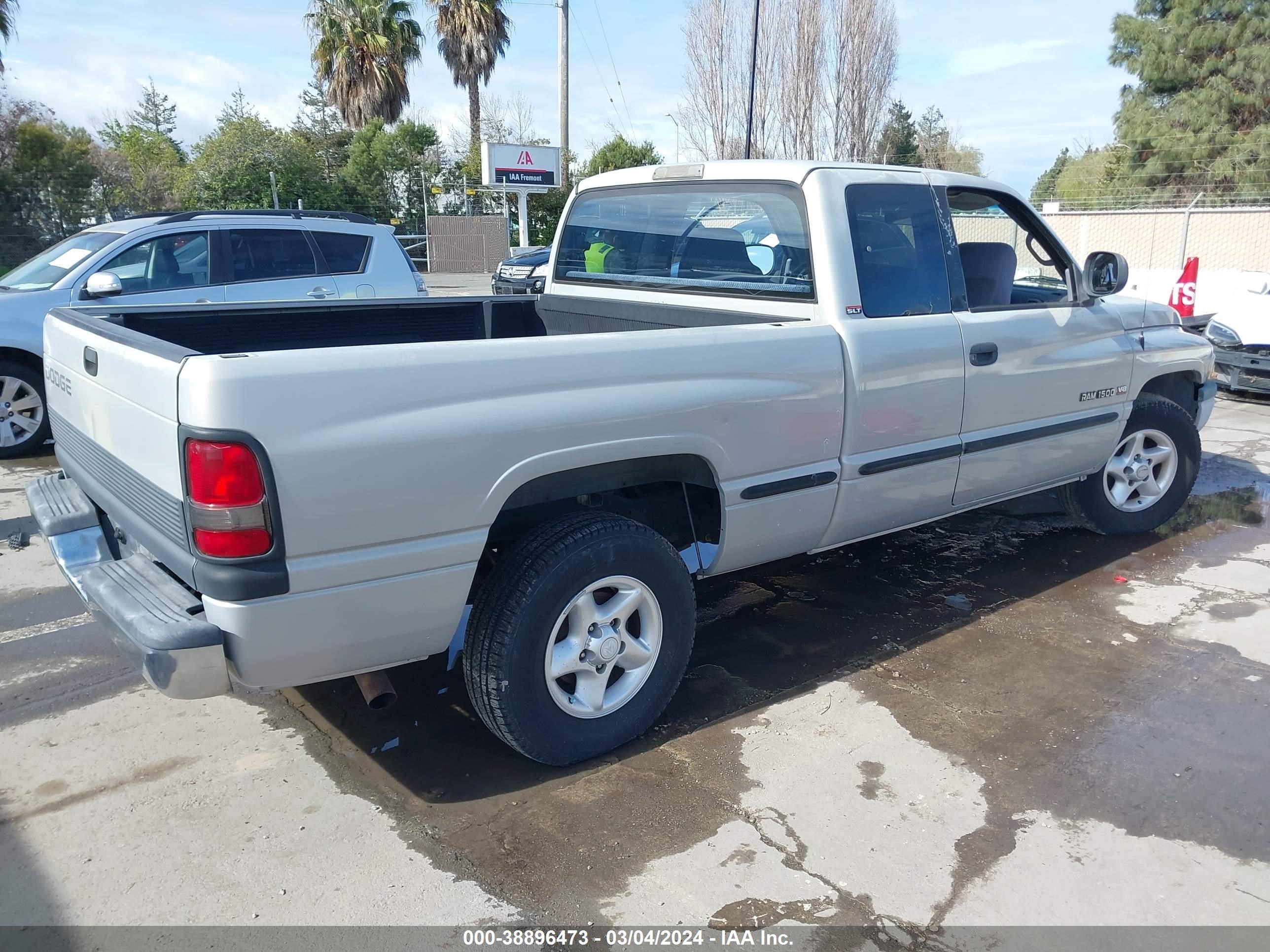 Photo 3 VIN: 3B7HC12Y7XG127160 - DODGE RAM 