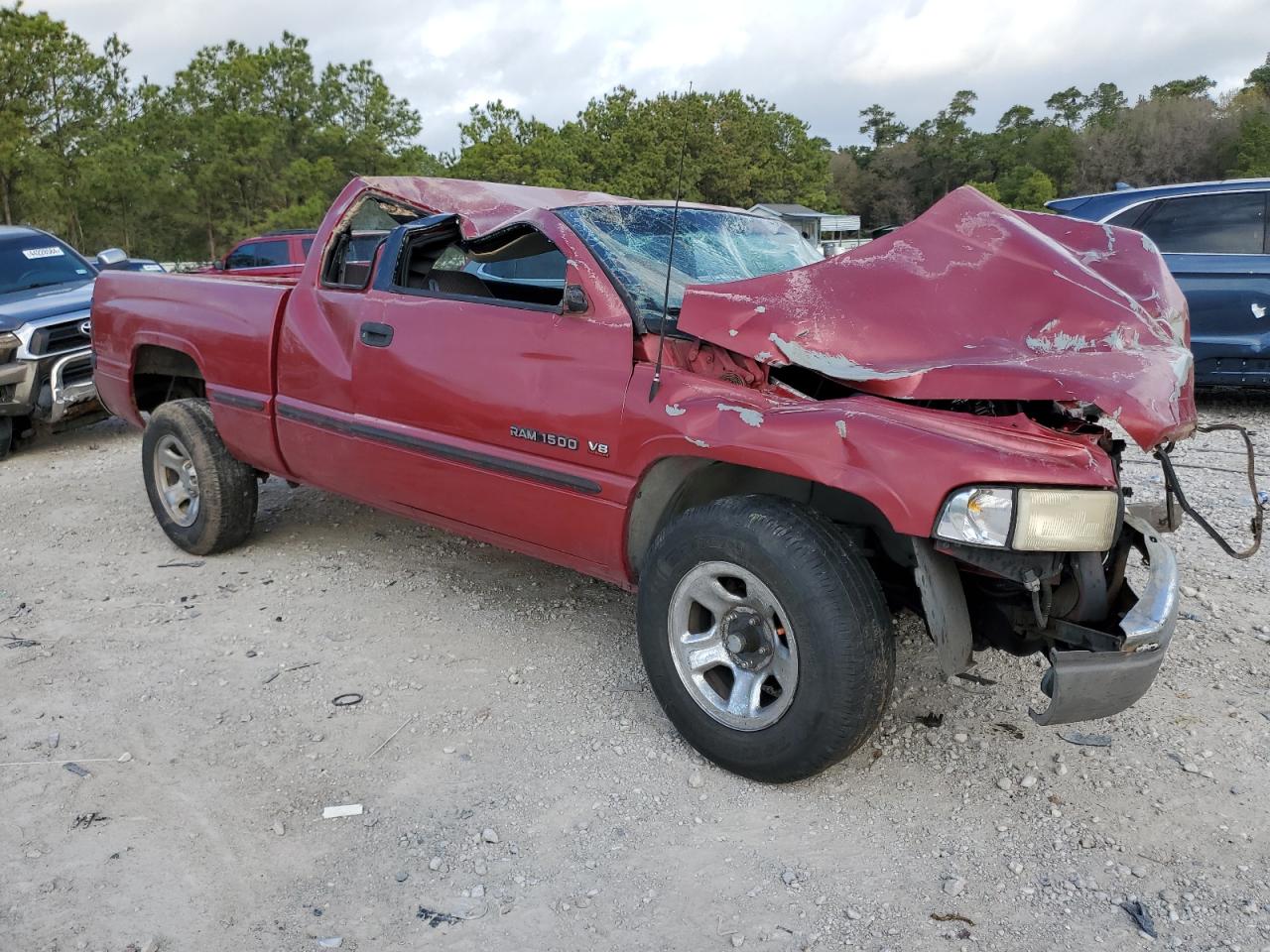 Photo 3 VIN: 3B7HC12Y8XG127149 - DODGE RAM 