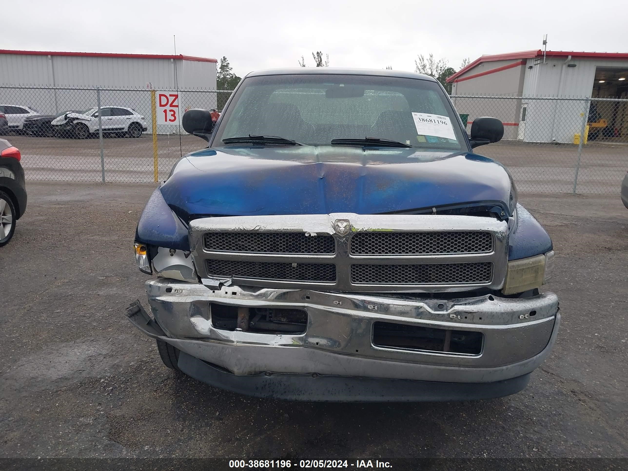 Photo 11 VIN: 3B7HC12Z1YG152517 - DODGE RAM 