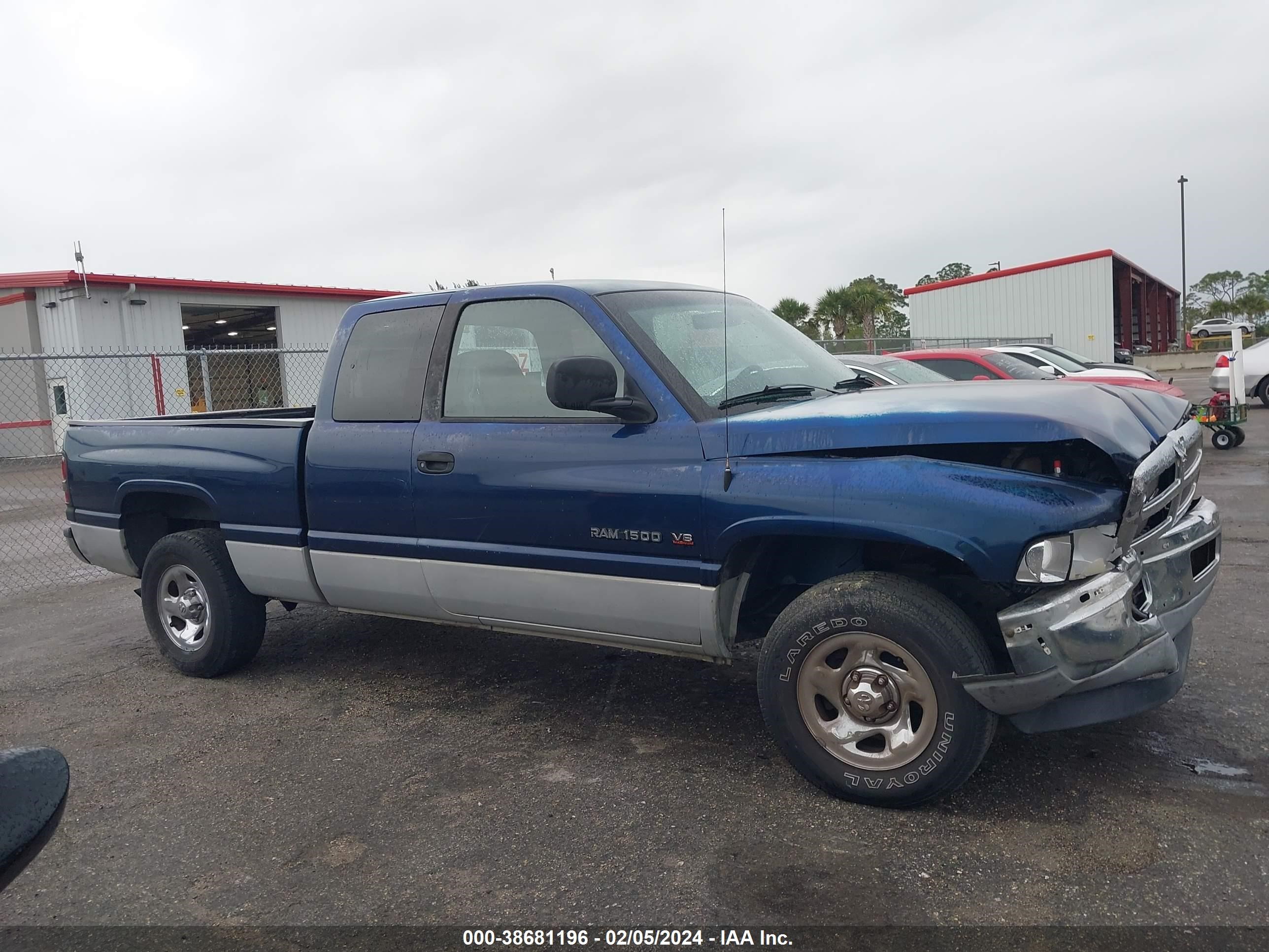 Photo 12 VIN: 3B7HC12Z1YG152517 - DODGE RAM 