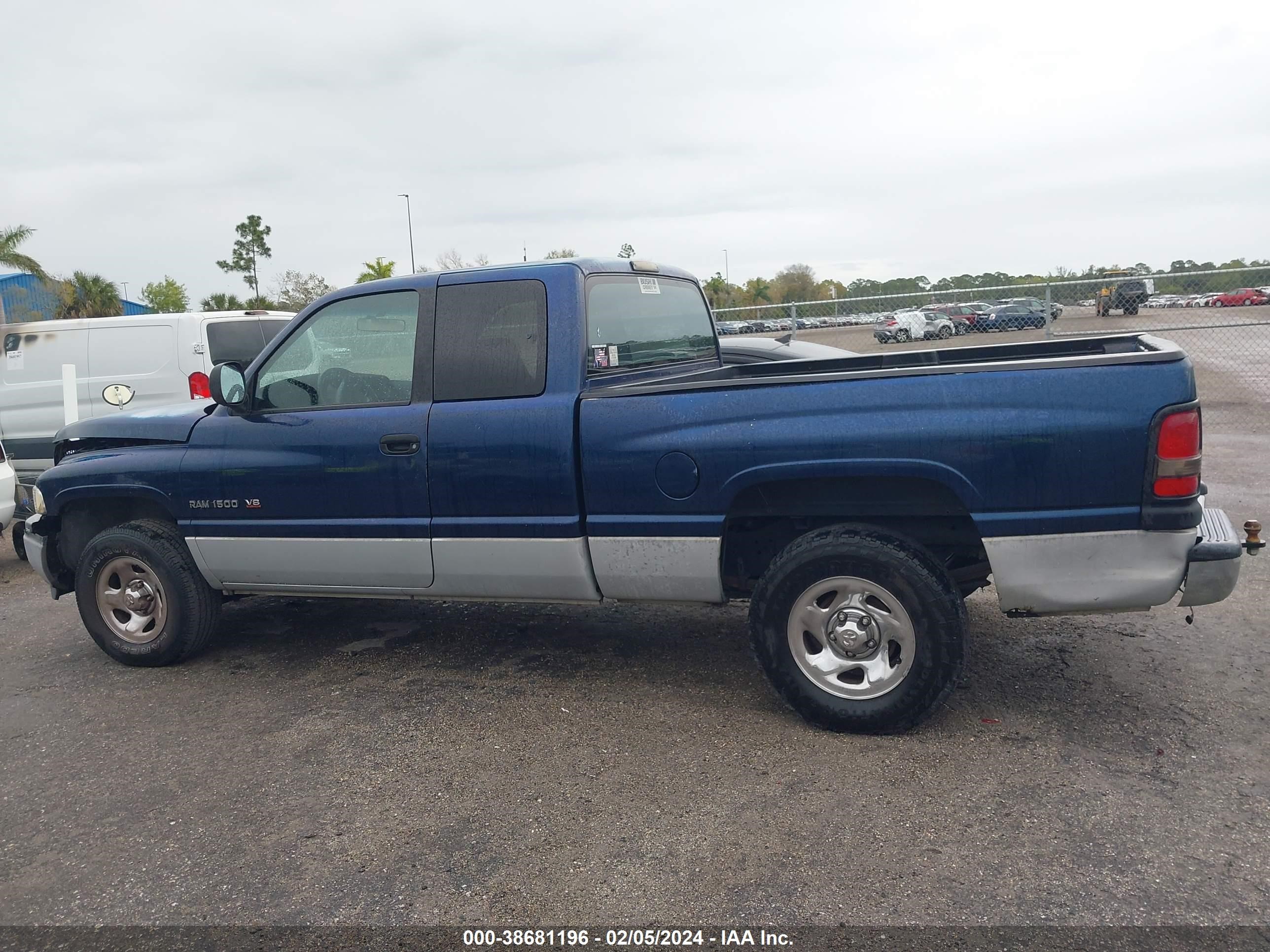 Photo 13 VIN: 3B7HC12Z1YG152517 - DODGE RAM 