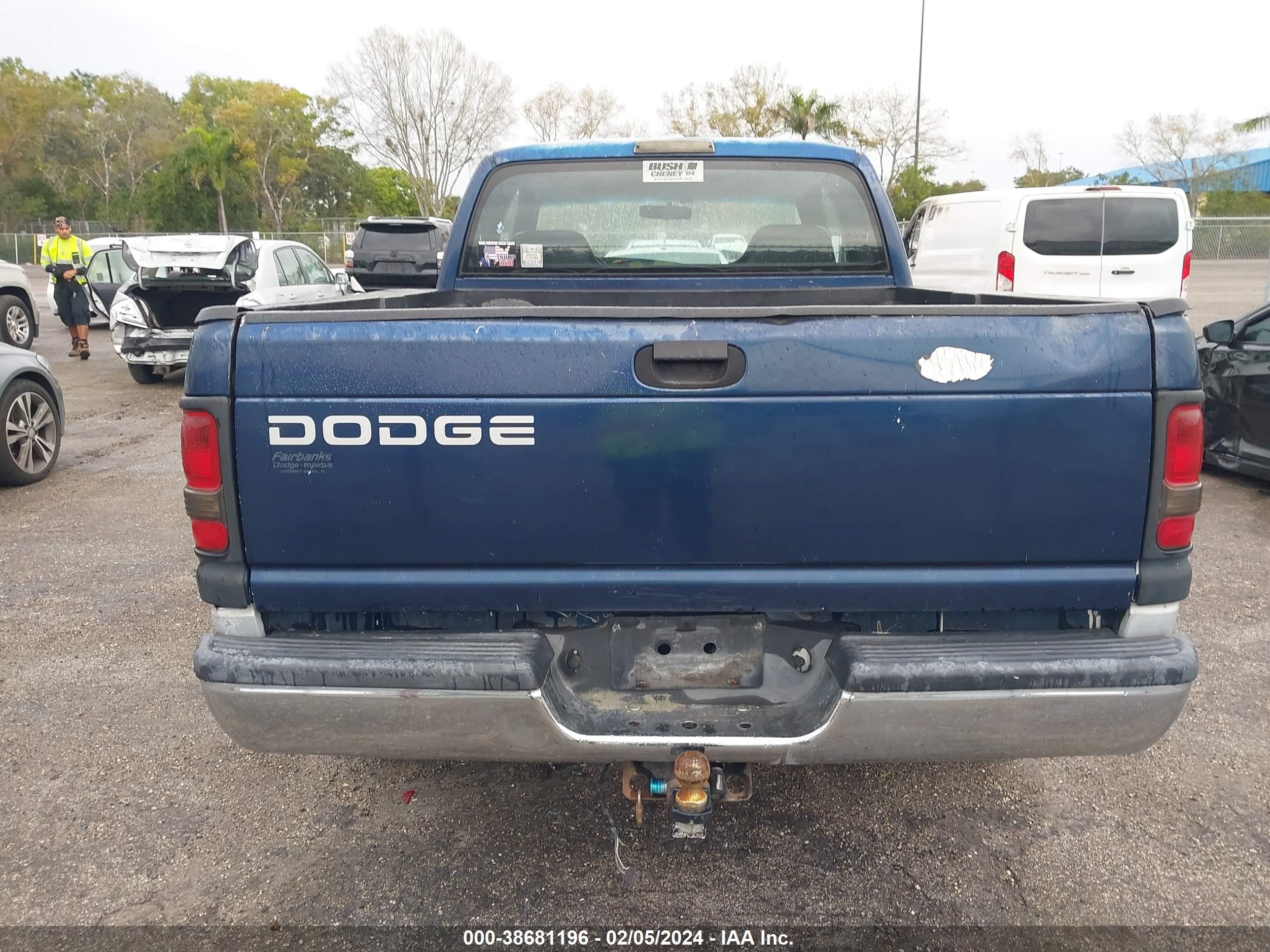 Photo 15 VIN: 3B7HC12Z1YG152517 - DODGE RAM 