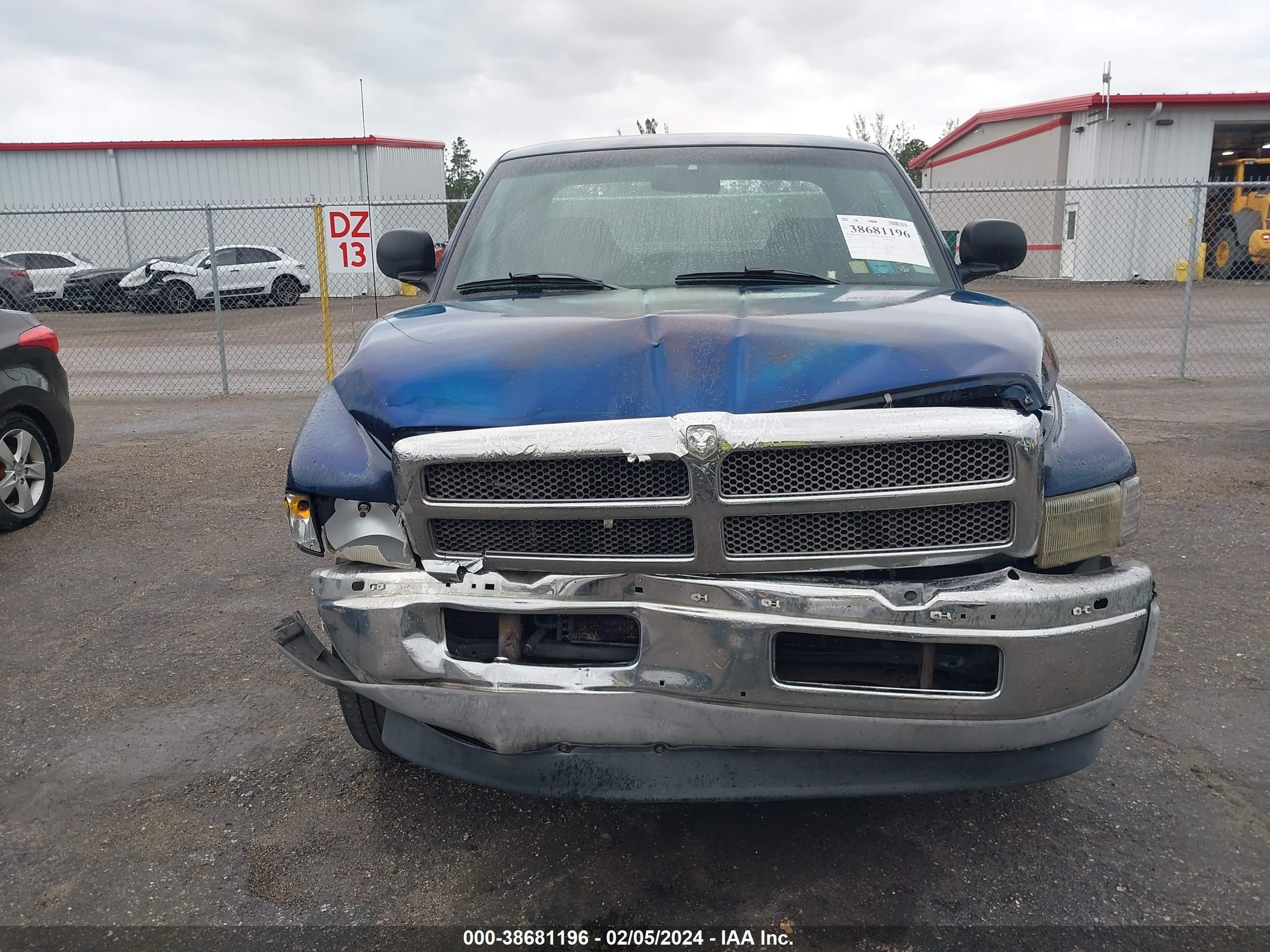 Photo 5 VIN: 3B7HC12Z1YG152517 - DODGE RAM 