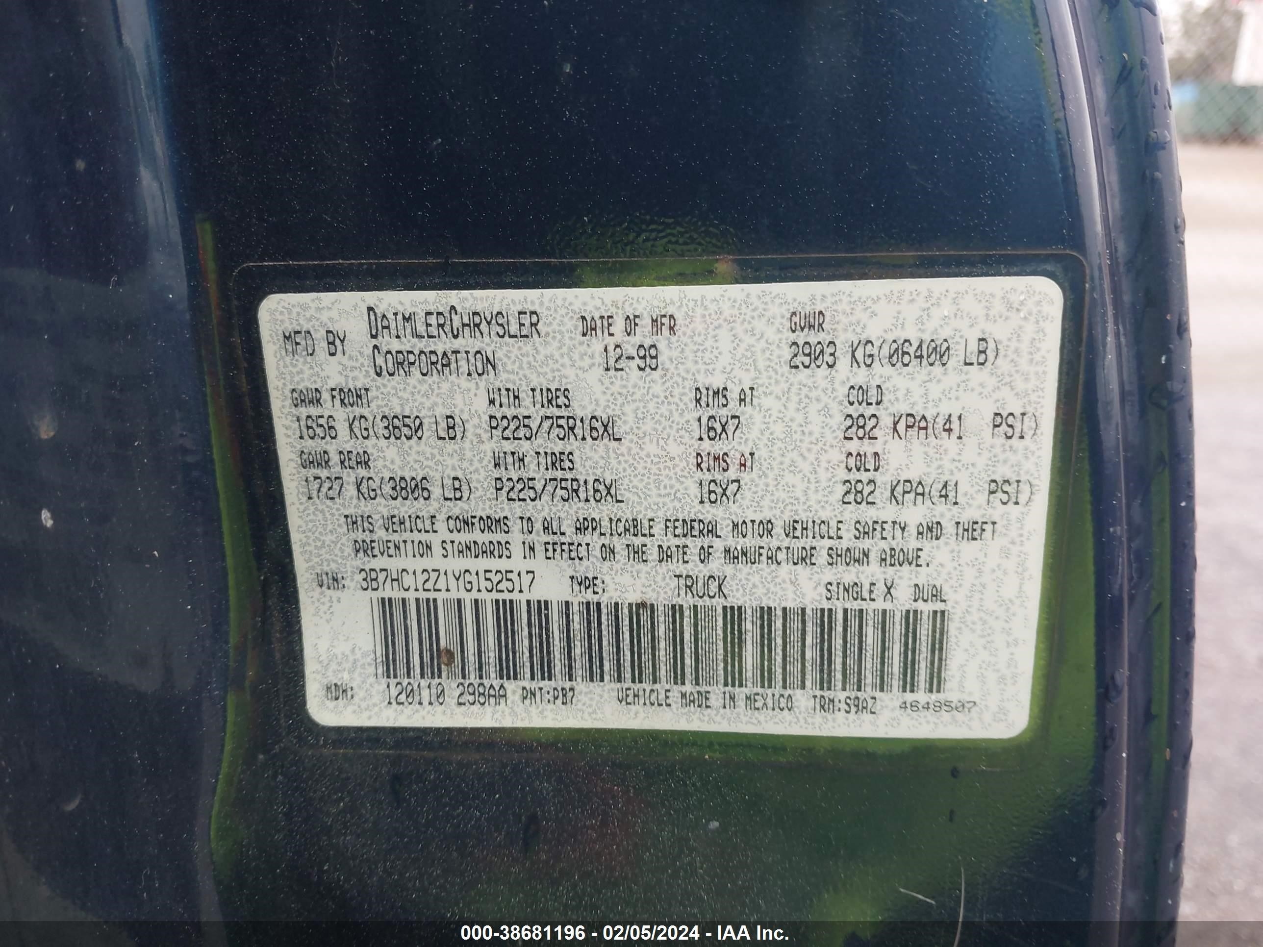 Photo 8 VIN: 3B7HC12Z1YG152517 - DODGE RAM 