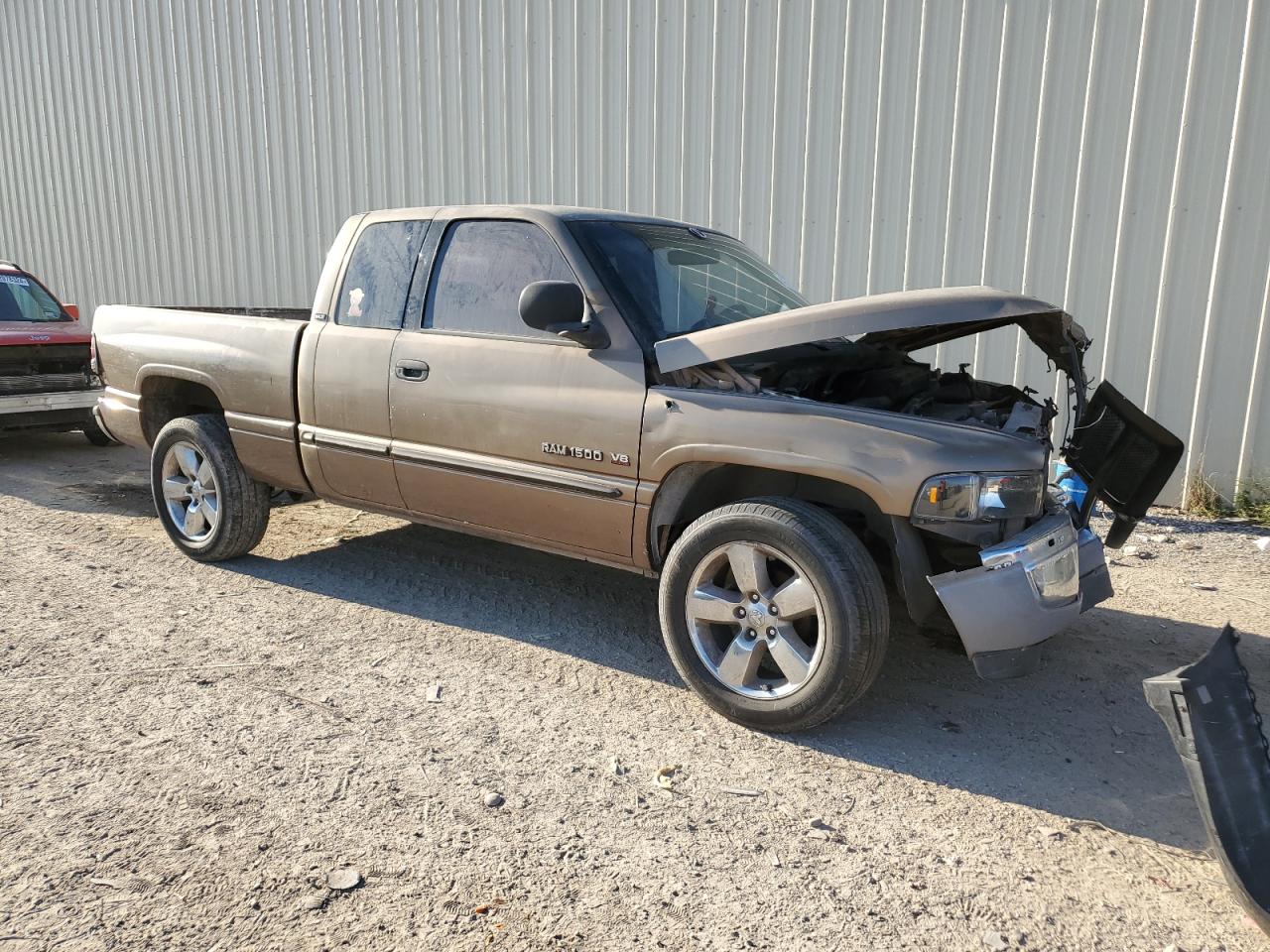 Photo 3 VIN: 3B7HC13Y01G241636 - DODGE RAM 