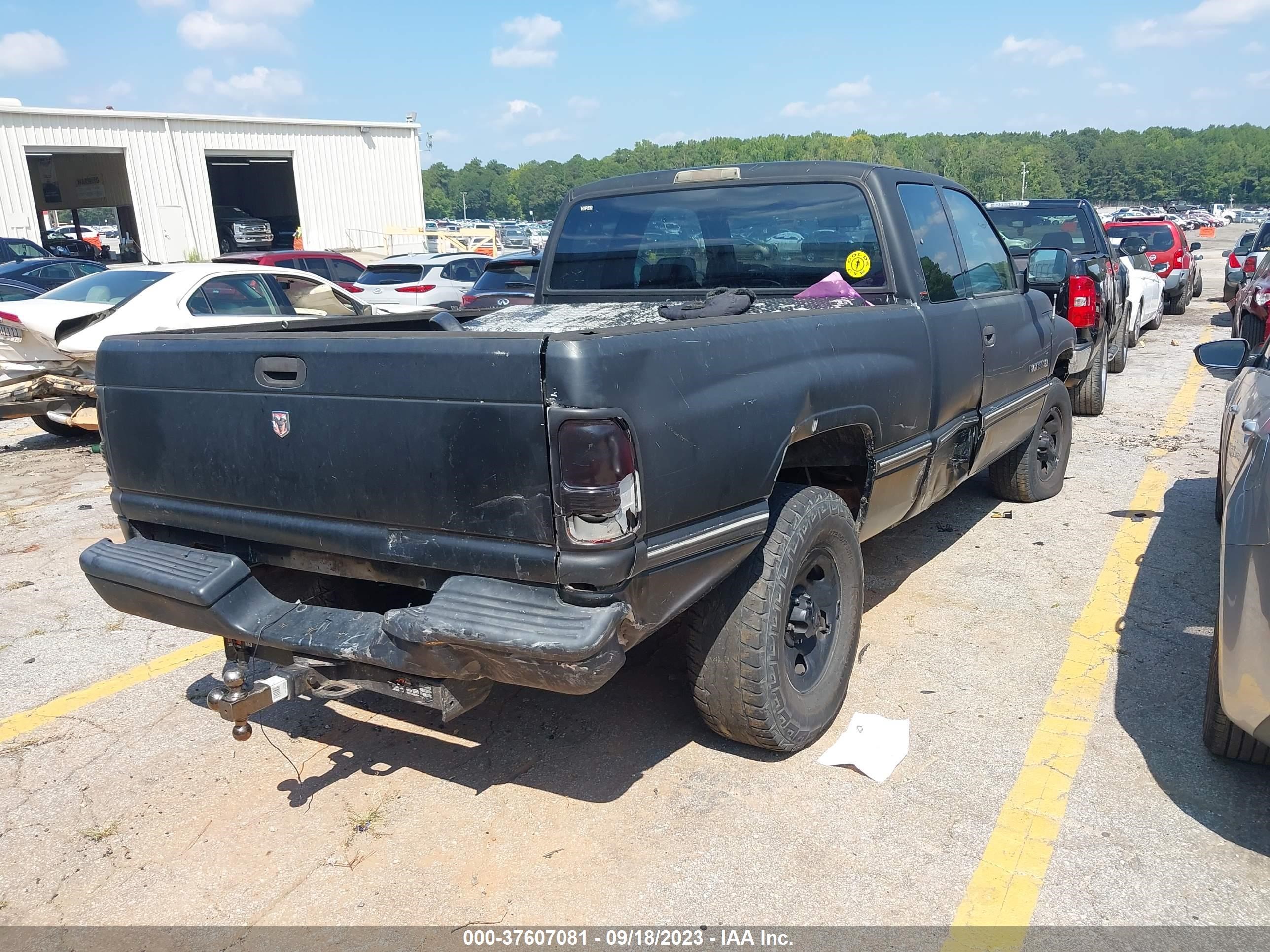 Photo 3 VIN: 3B7HC13Y0TM156056 - DODGE RAM 