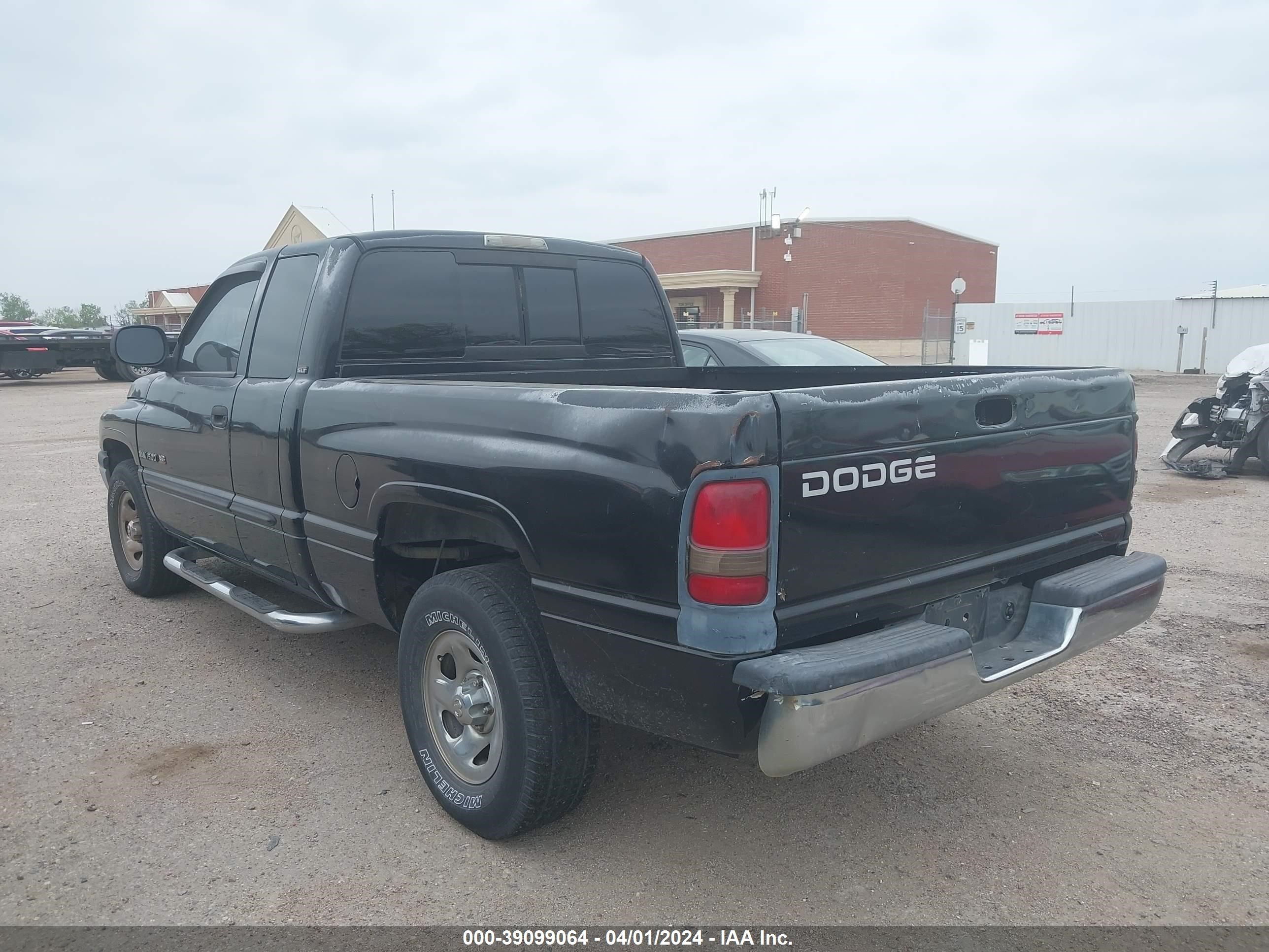 Photo 2 VIN: 3B7HC13Y11G763711 - DODGE RAM 