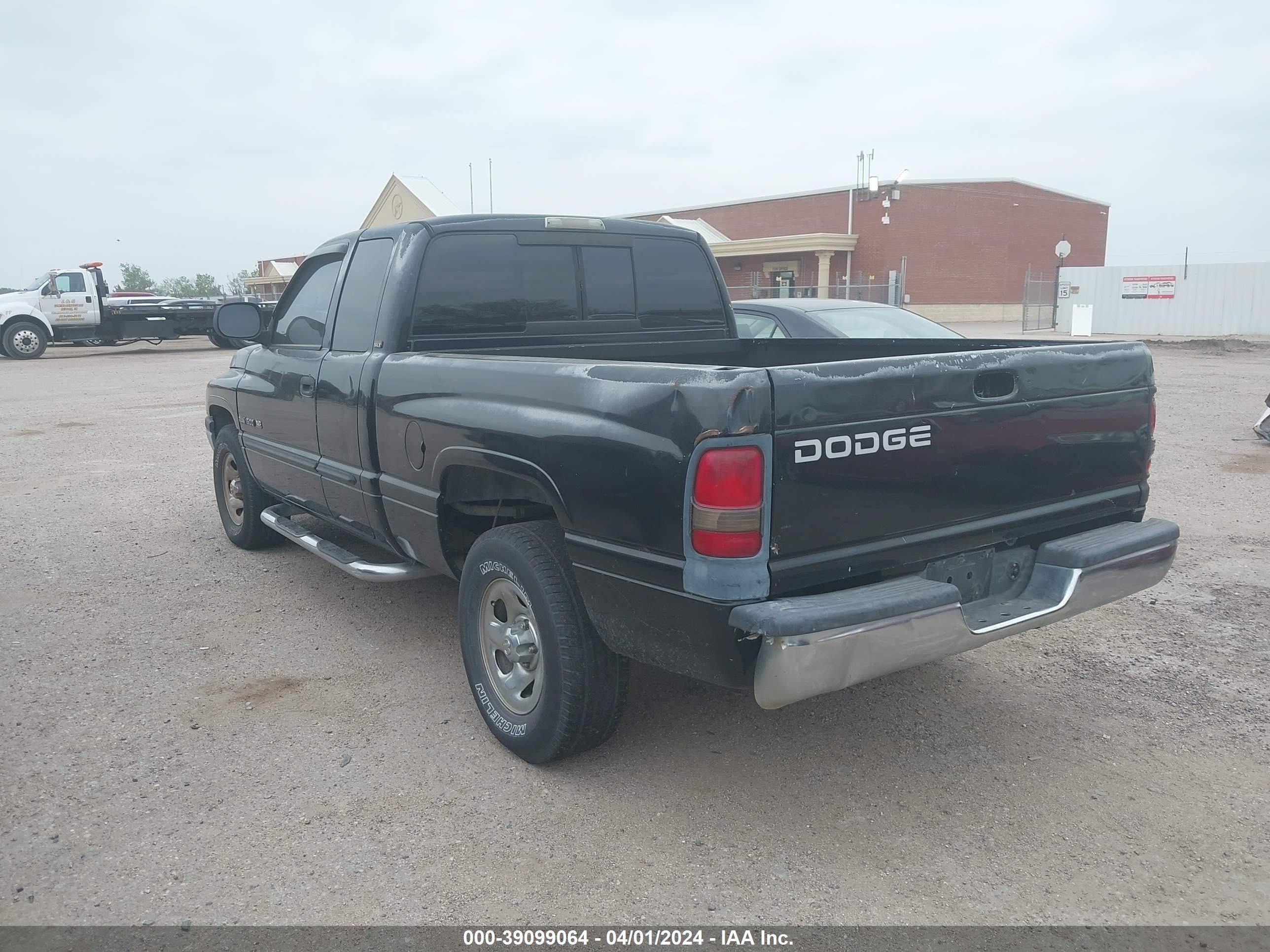 Photo 5 VIN: 3B7HC13Y11G763711 - DODGE RAM 