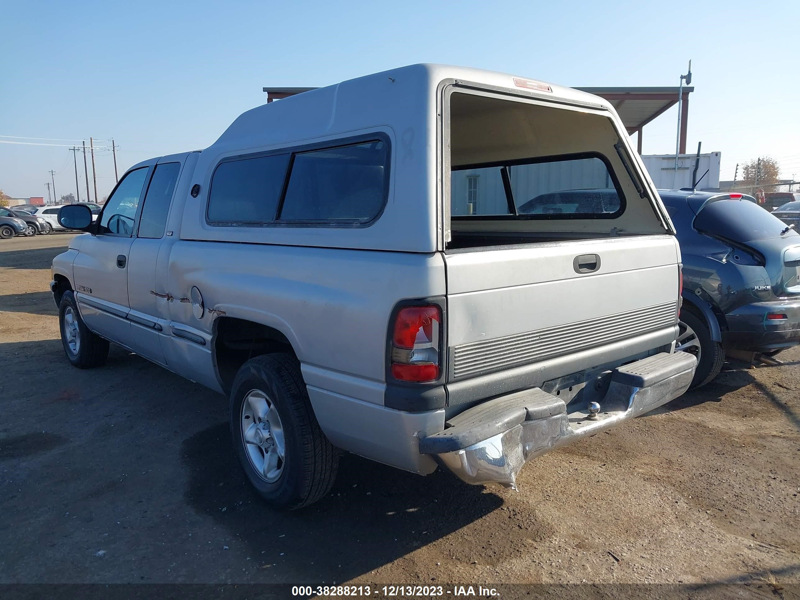 Photo 5 VIN: 3B7HC13Y1VG718631 - DODGE RAM 