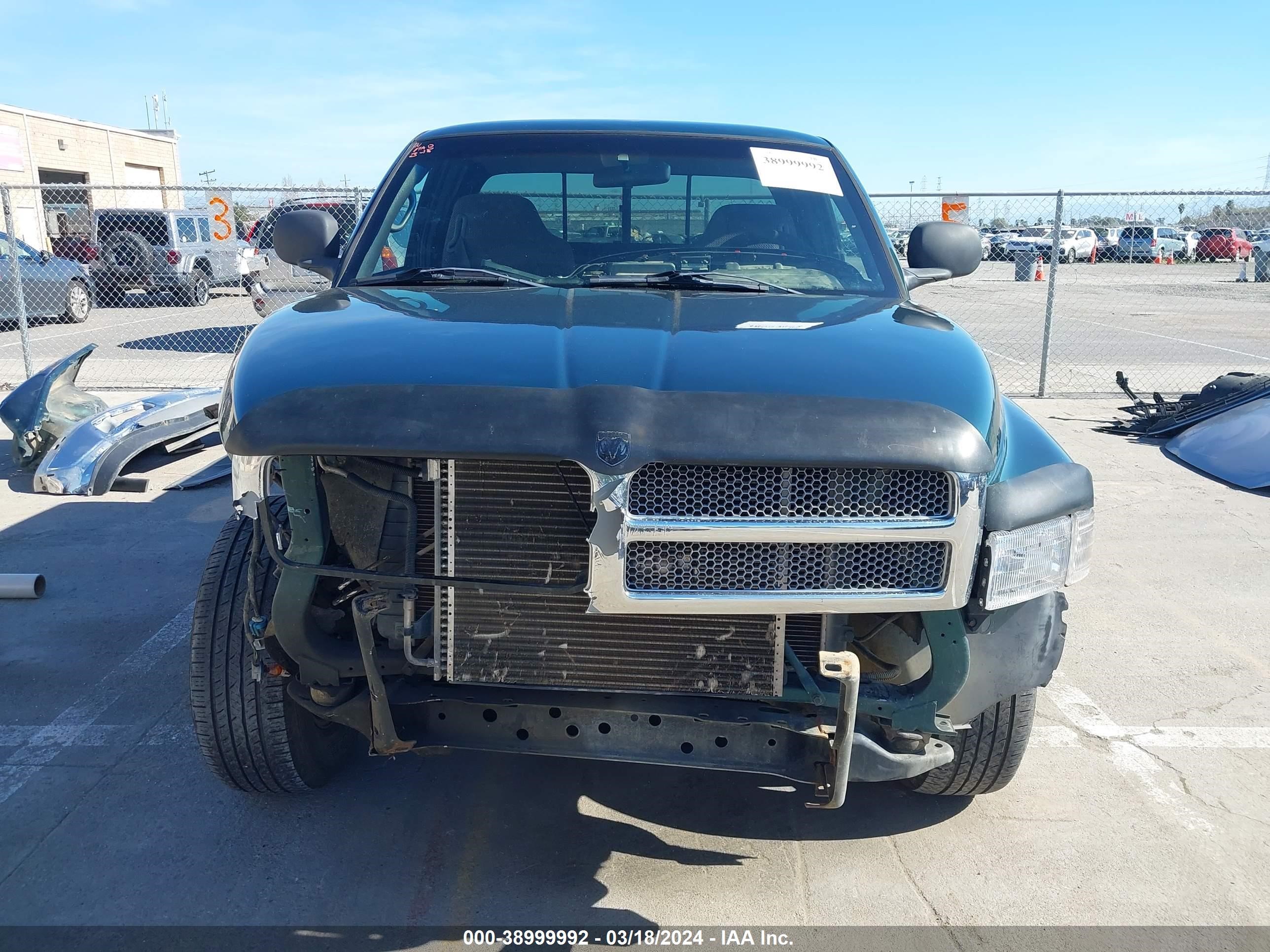 Photo 12 VIN: 3B7HC13Y21M554186 - DODGE RAM 