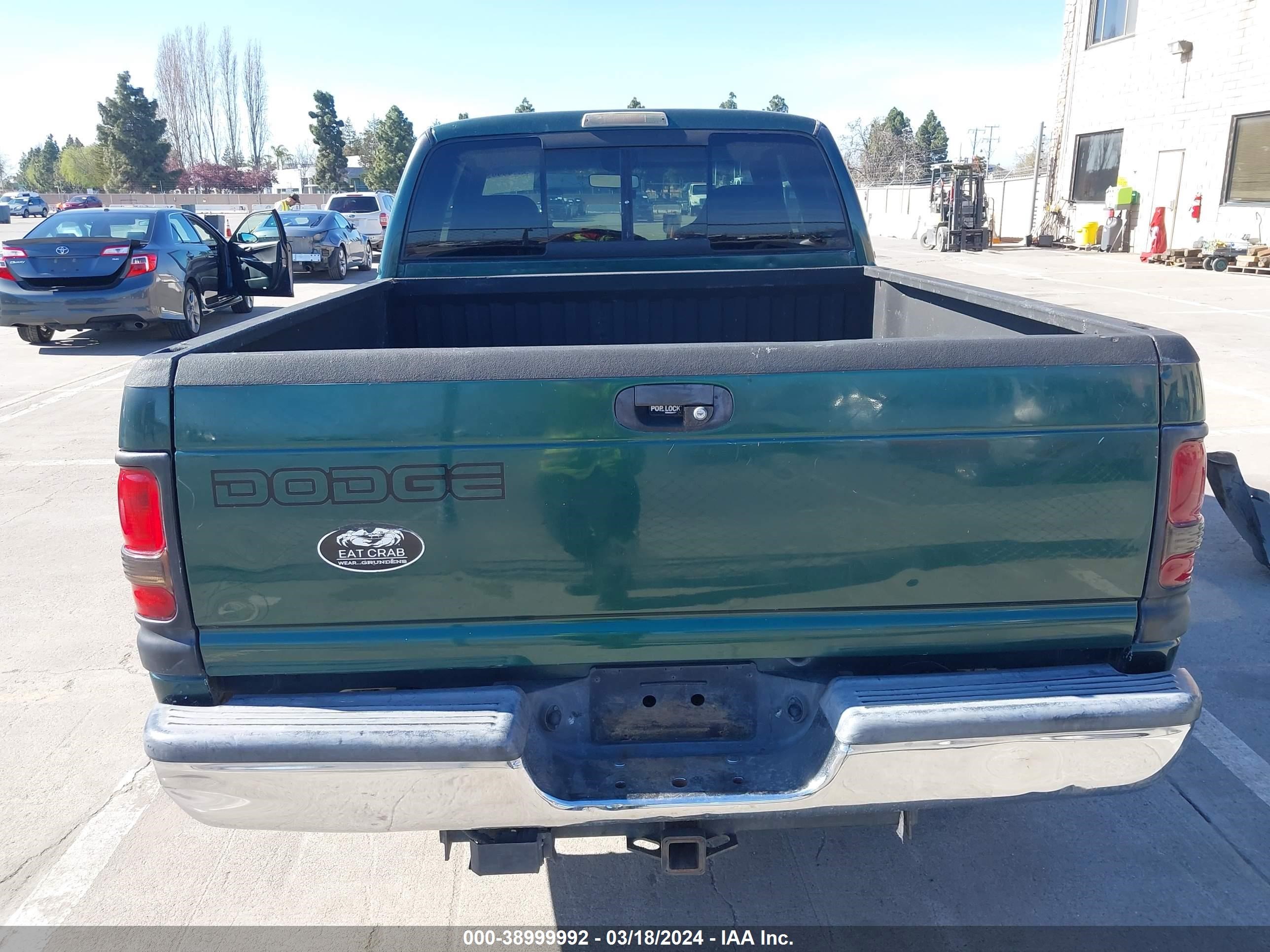 Photo 16 VIN: 3B7HC13Y21M554186 - DODGE RAM 