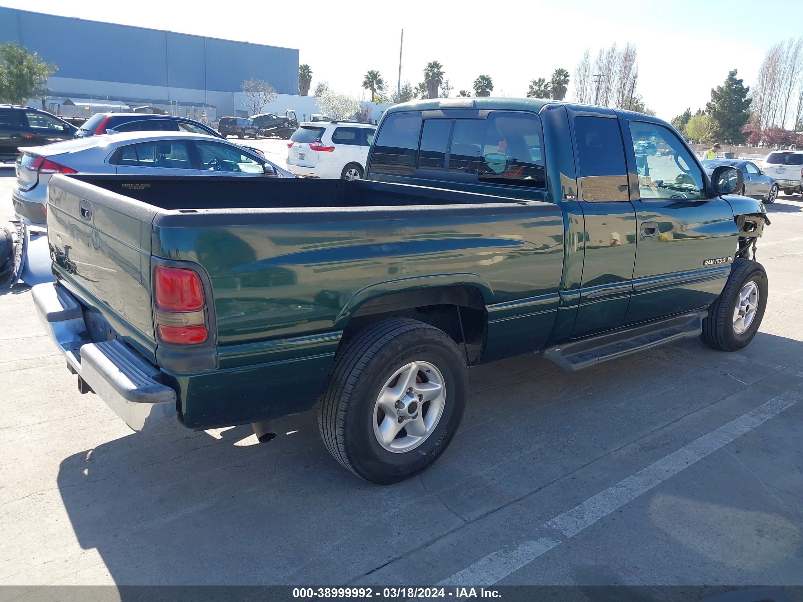 Photo 3 VIN: 3B7HC13Y21M554186 - DODGE RAM 