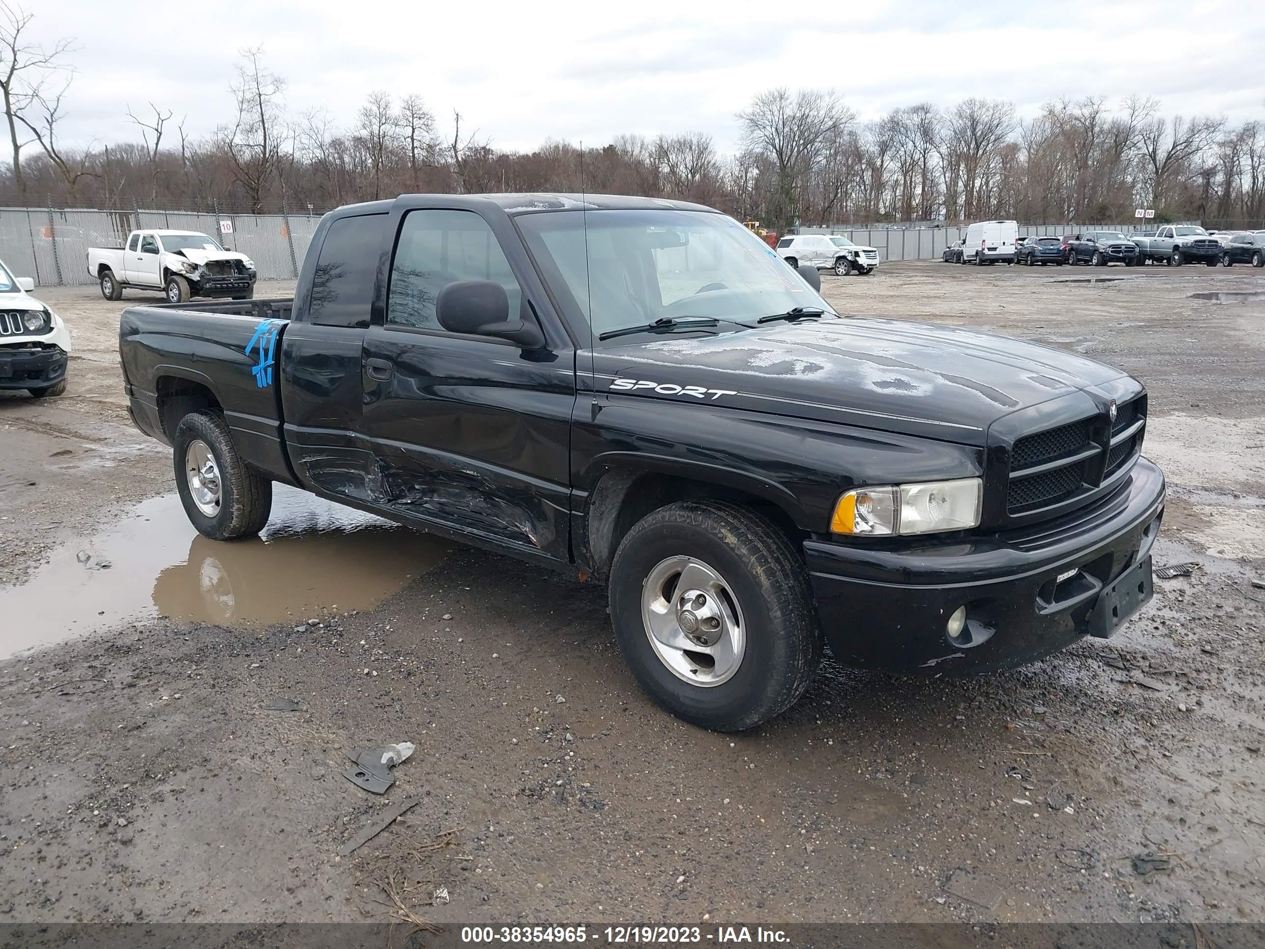 Photo 0 VIN: 3B7HC13Y2XG238469 - DODGE RAM 