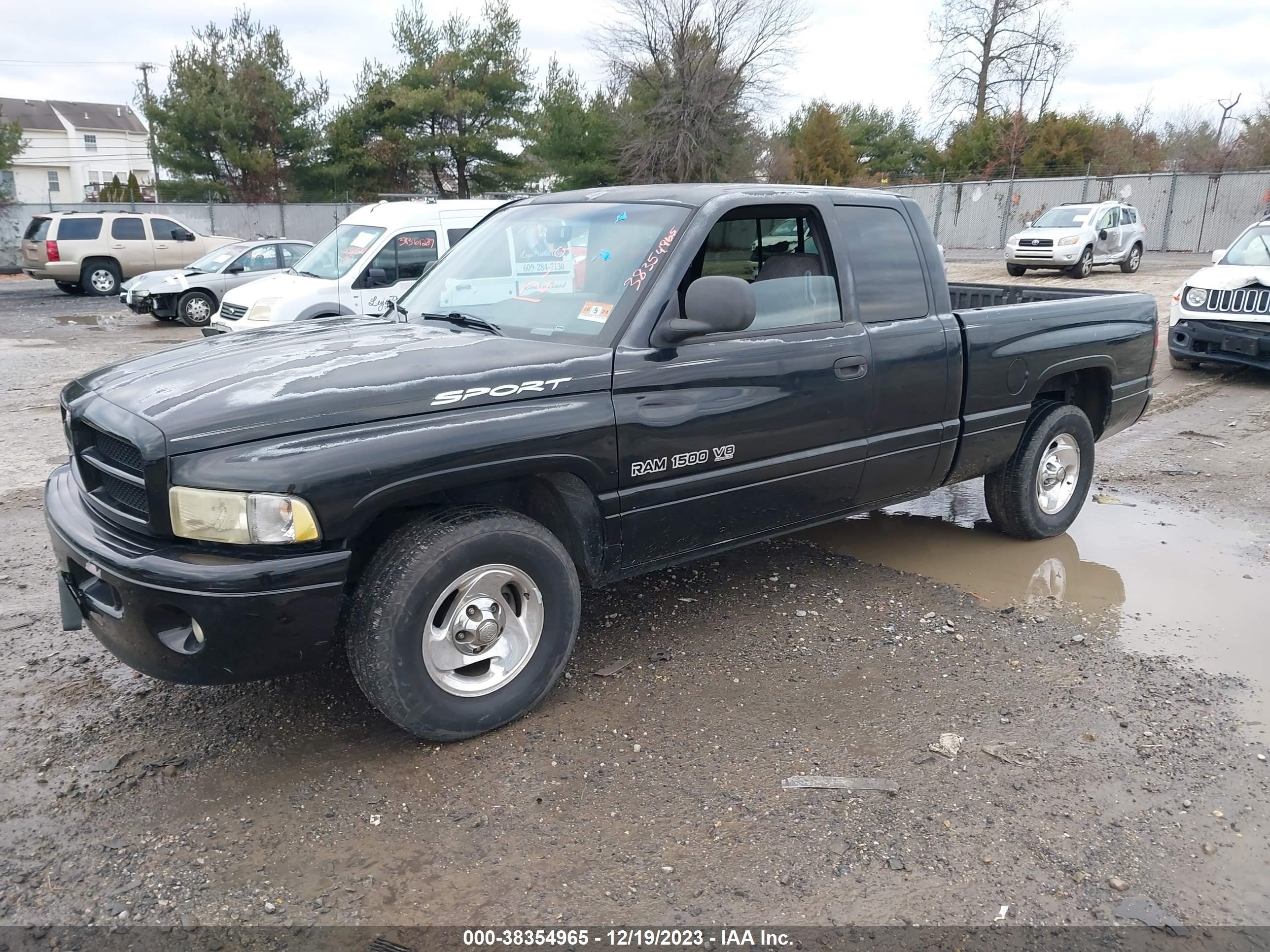 Photo 1 VIN: 3B7HC13Y2XG238469 - DODGE RAM 