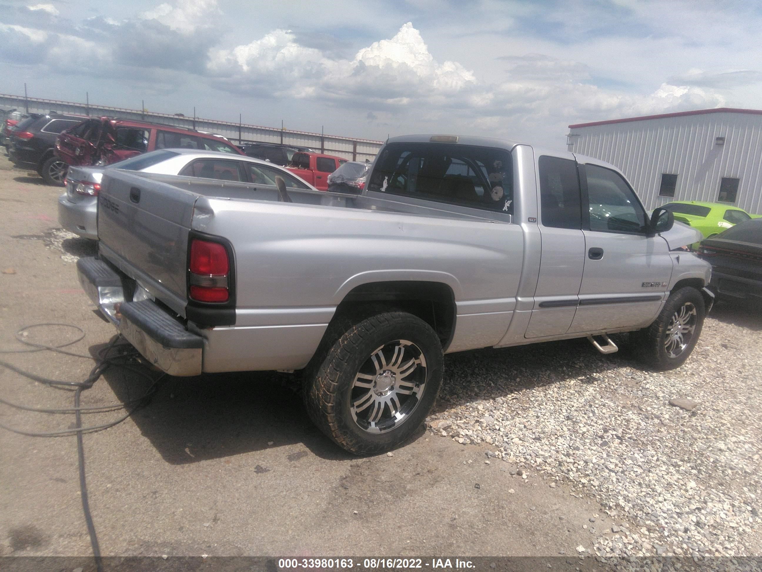 Photo 3 VIN: 3B7HC13Y31G803903 - DODGE RAM 