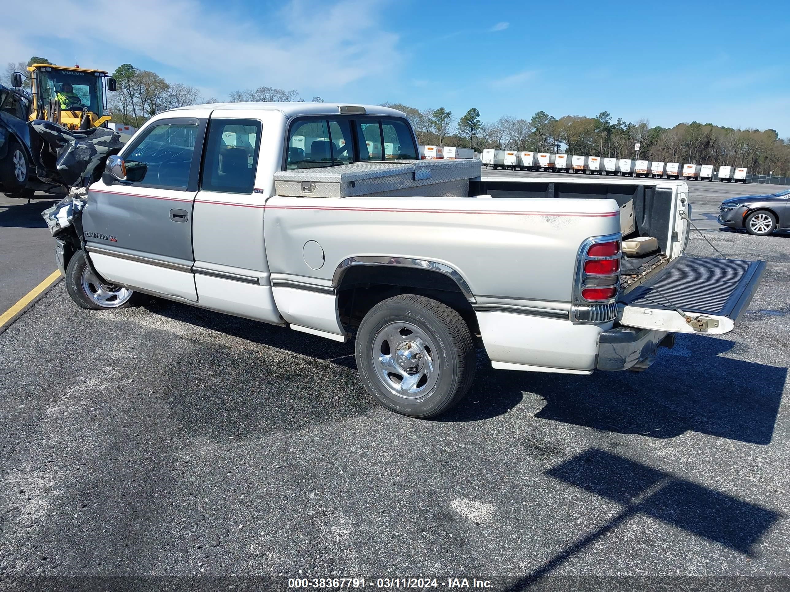 Photo 2 VIN: 3B7HC13Y3TG120067 - DODGE RAM 