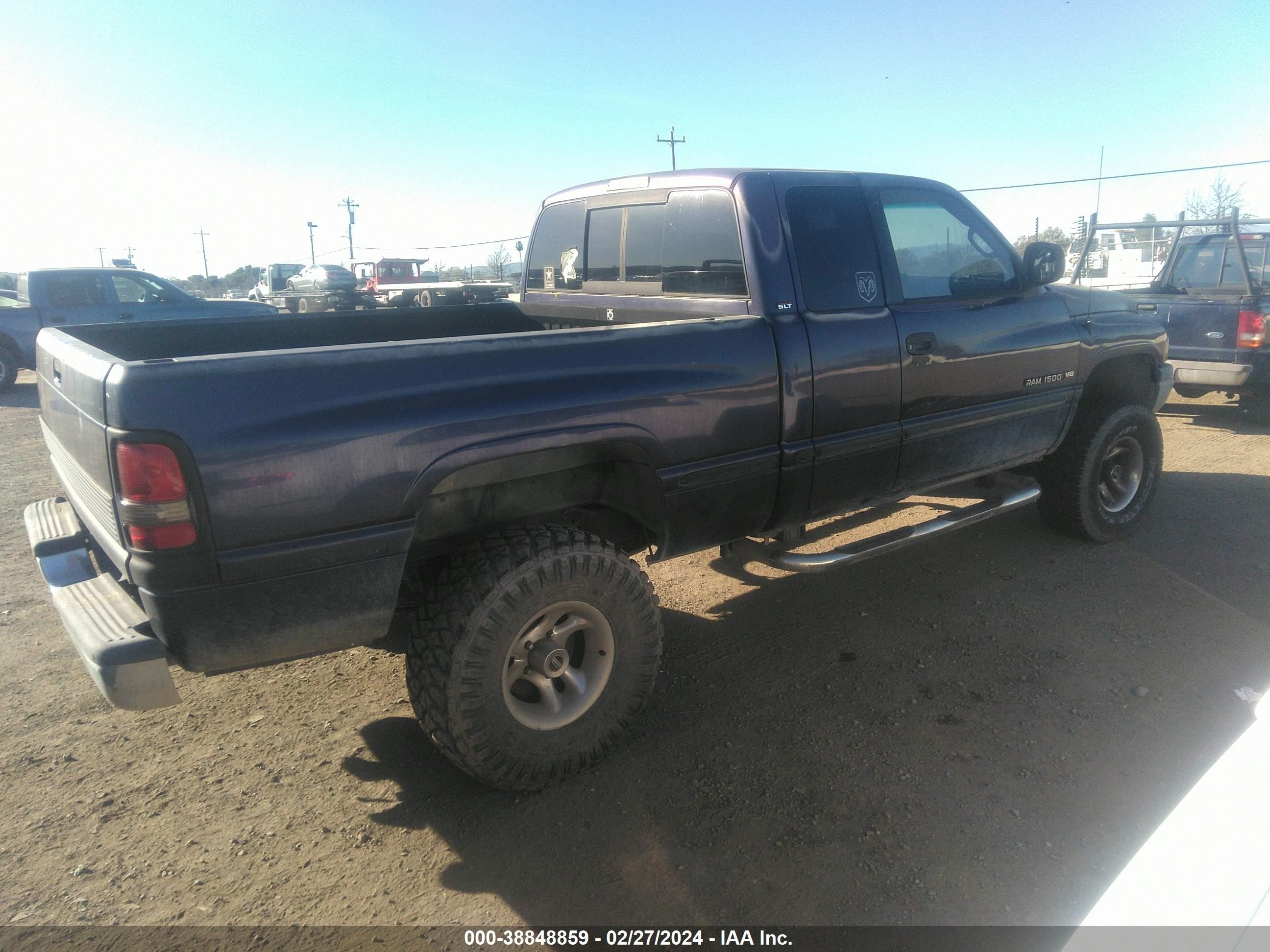 Photo 3 VIN: 3B7HC13Y3XM557364 - DODGE RAM 