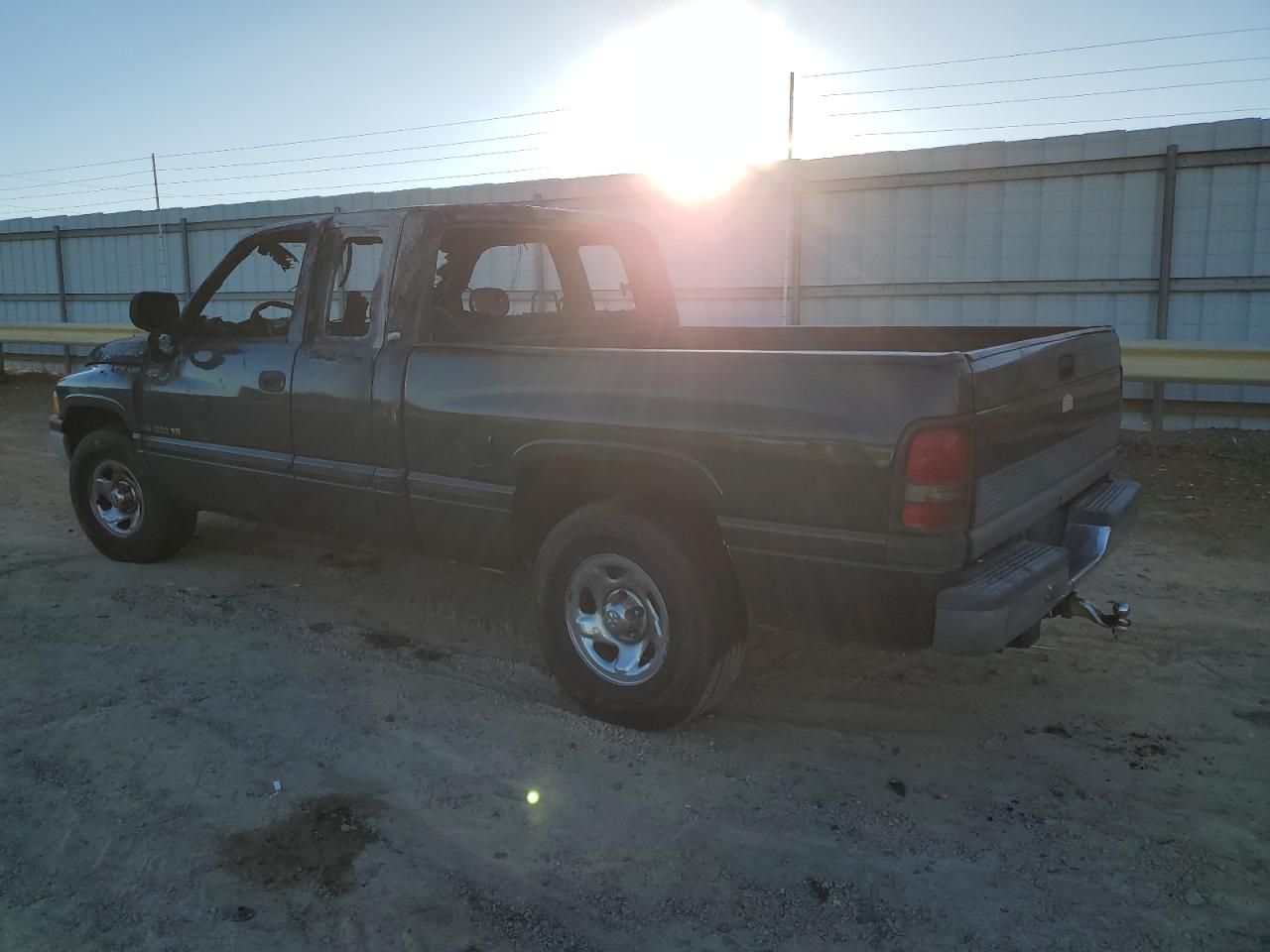 Photo 1 VIN: 3B7HC13Y5WG155178 - DODGE RAM 