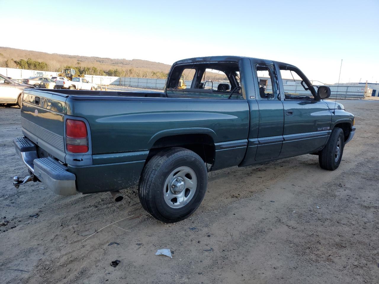 Photo 2 VIN: 3B7HC13Y5WG155178 - DODGE RAM 