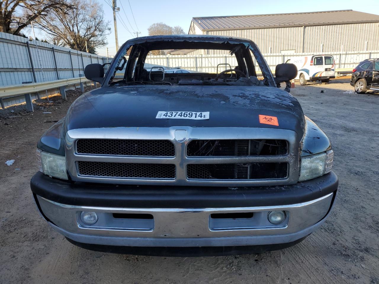 Photo 4 VIN: 3B7HC13Y5WG155178 - DODGE RAM 