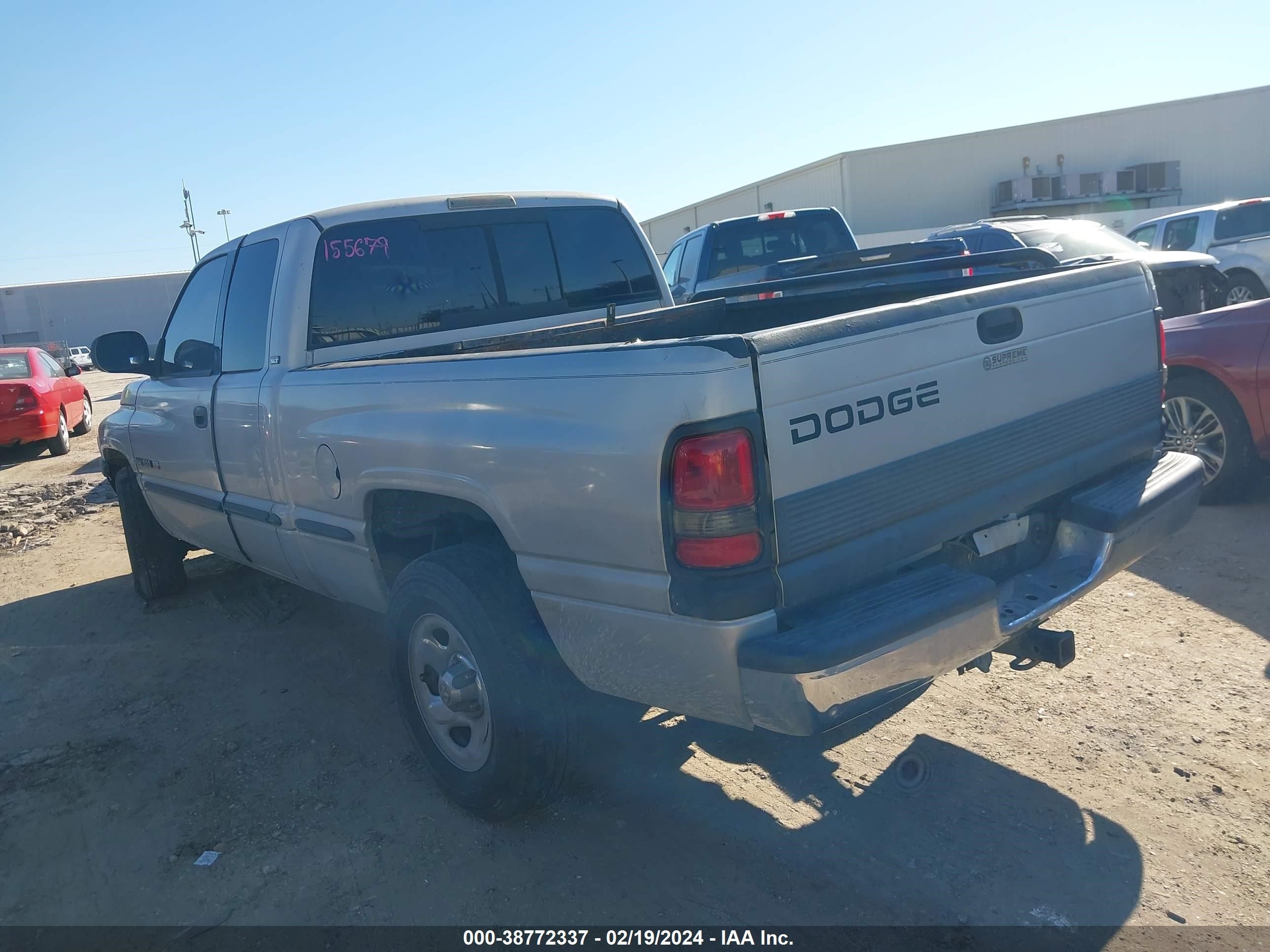 Photo 2 VIN: 3B7HC13Y5WG155679 - DODGE RAM 