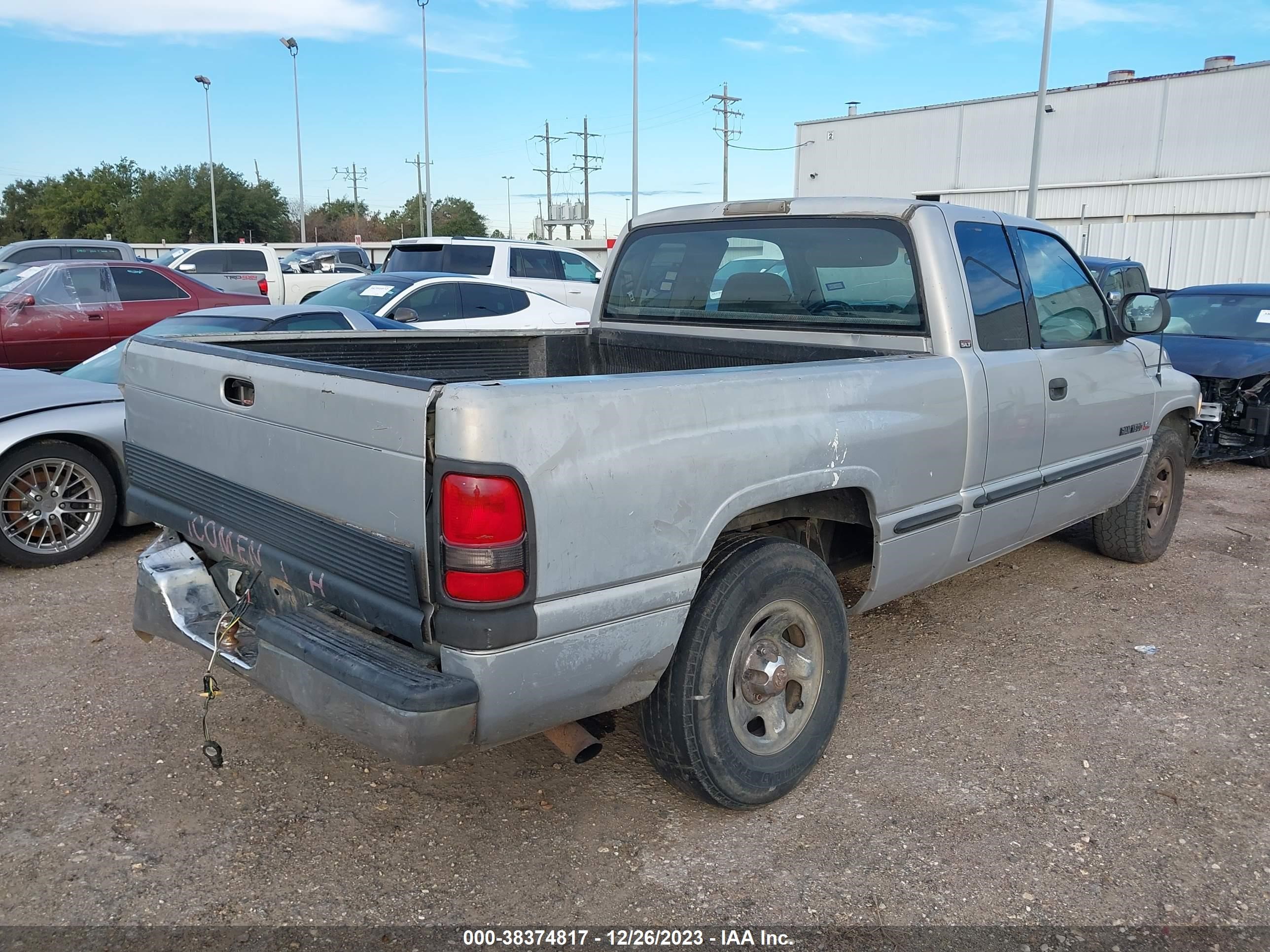 Photo 3 VIN: 3B7HC13Y7WG181068 - DODGE RAM 