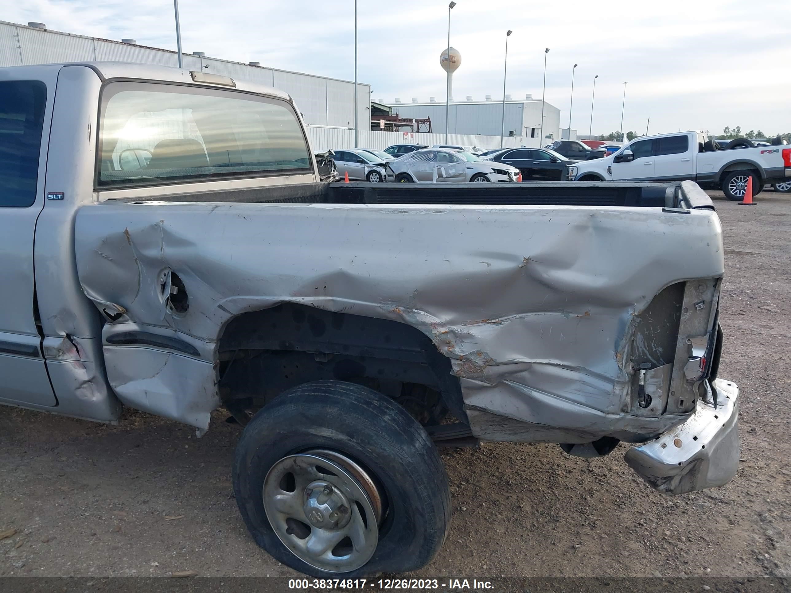 Photo 5 VIN: 3B7HC13Y7WG181068 - DODGE RAM 