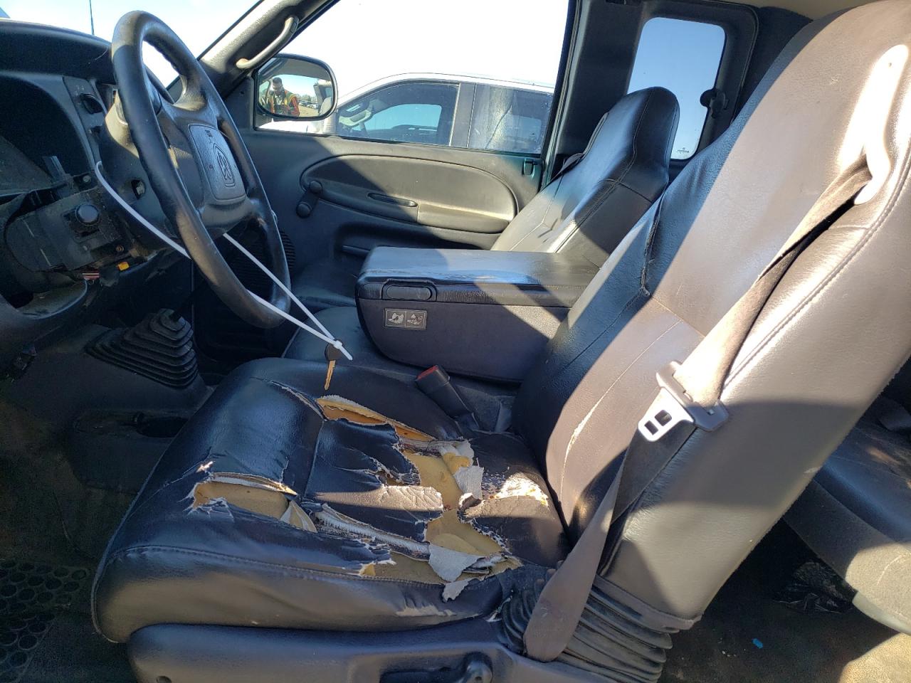 Photo 6 VIN: 3B7HC13Y81G773555 - DODGE RAM 1500 