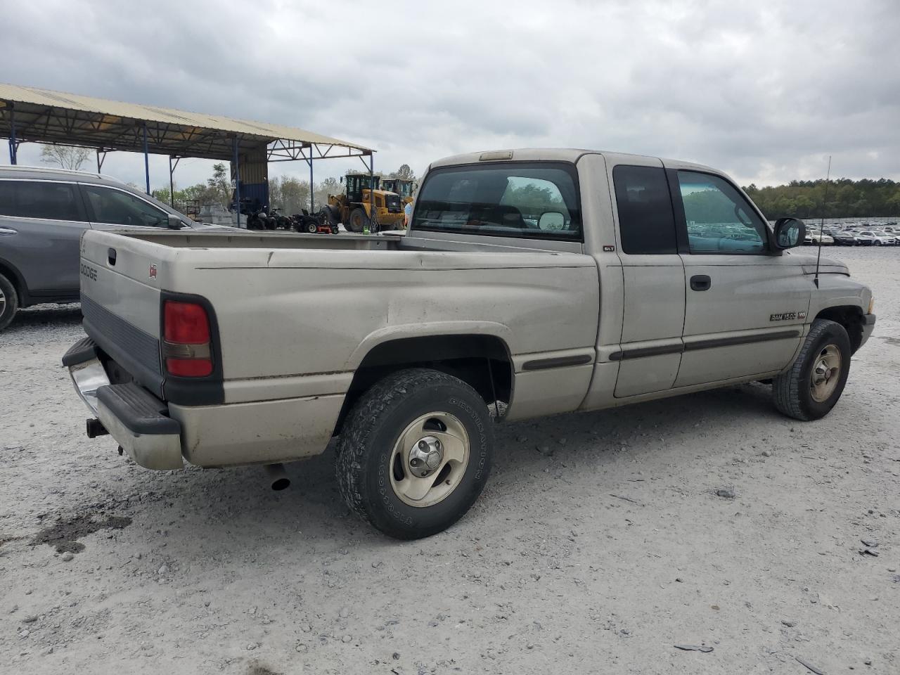 Photo 2 VIN: 3B7HC13Y8XG110561 - DODGE RAM 