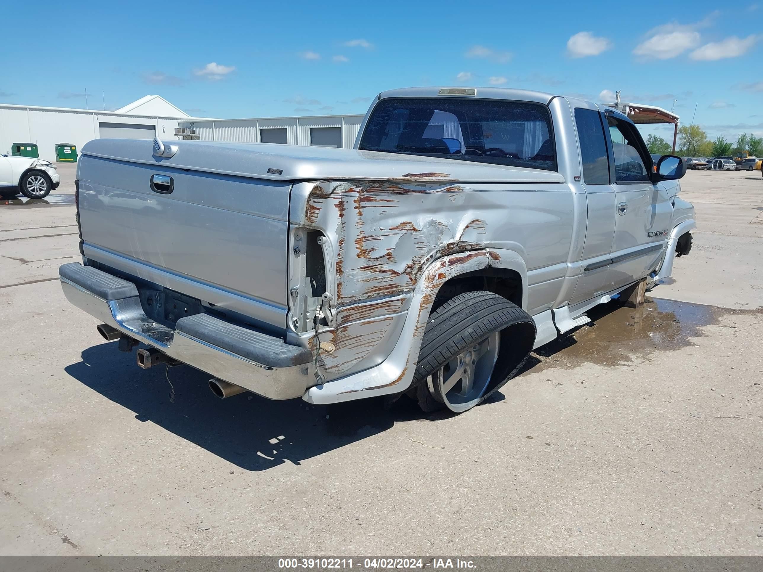 Photo 3 VIN: 3B7HC13Y91G793474 - DODGE RAM 