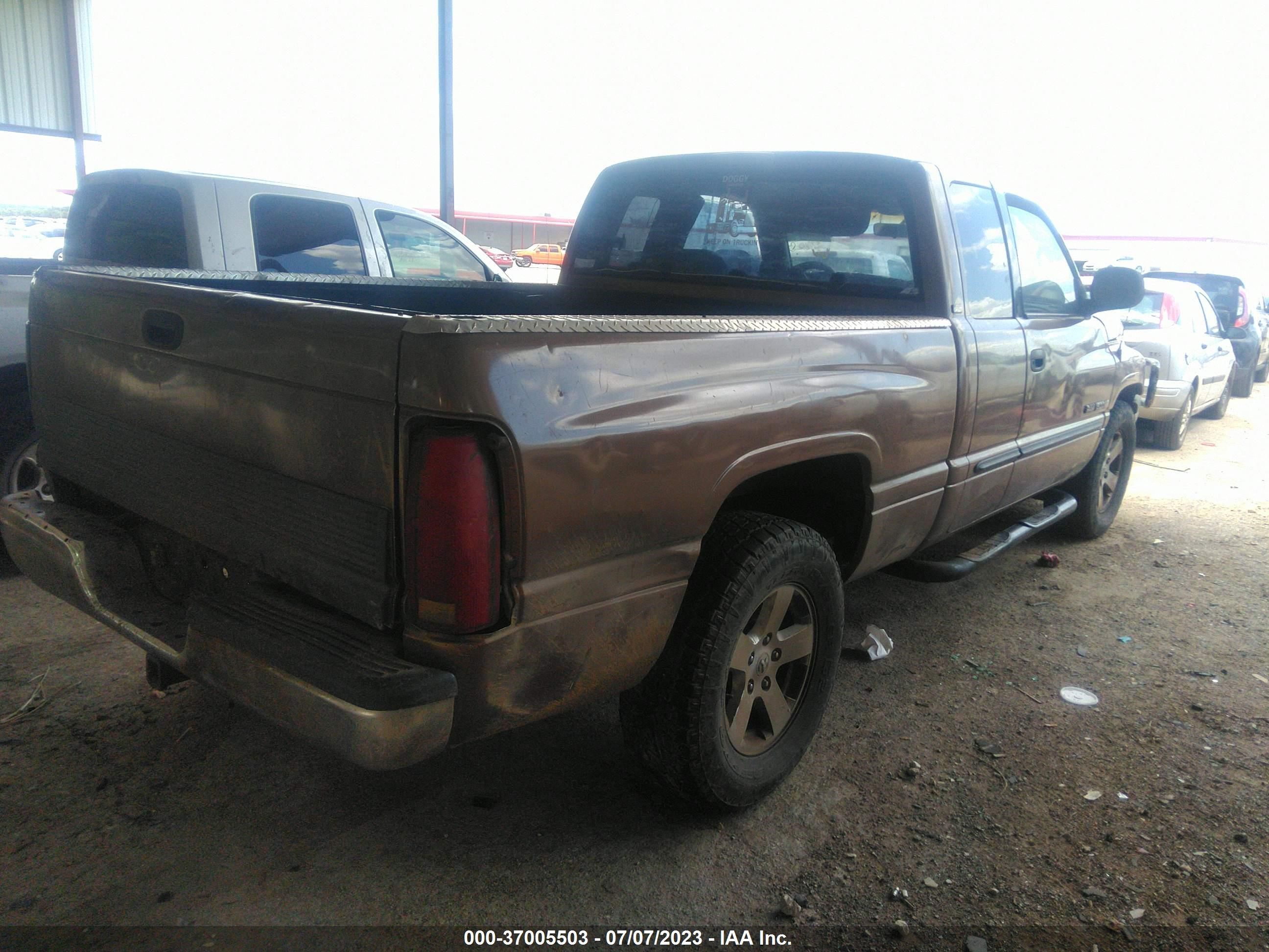 Photo 3 VIN: 3B7HC13Y91M535702 - DODGE RAM 