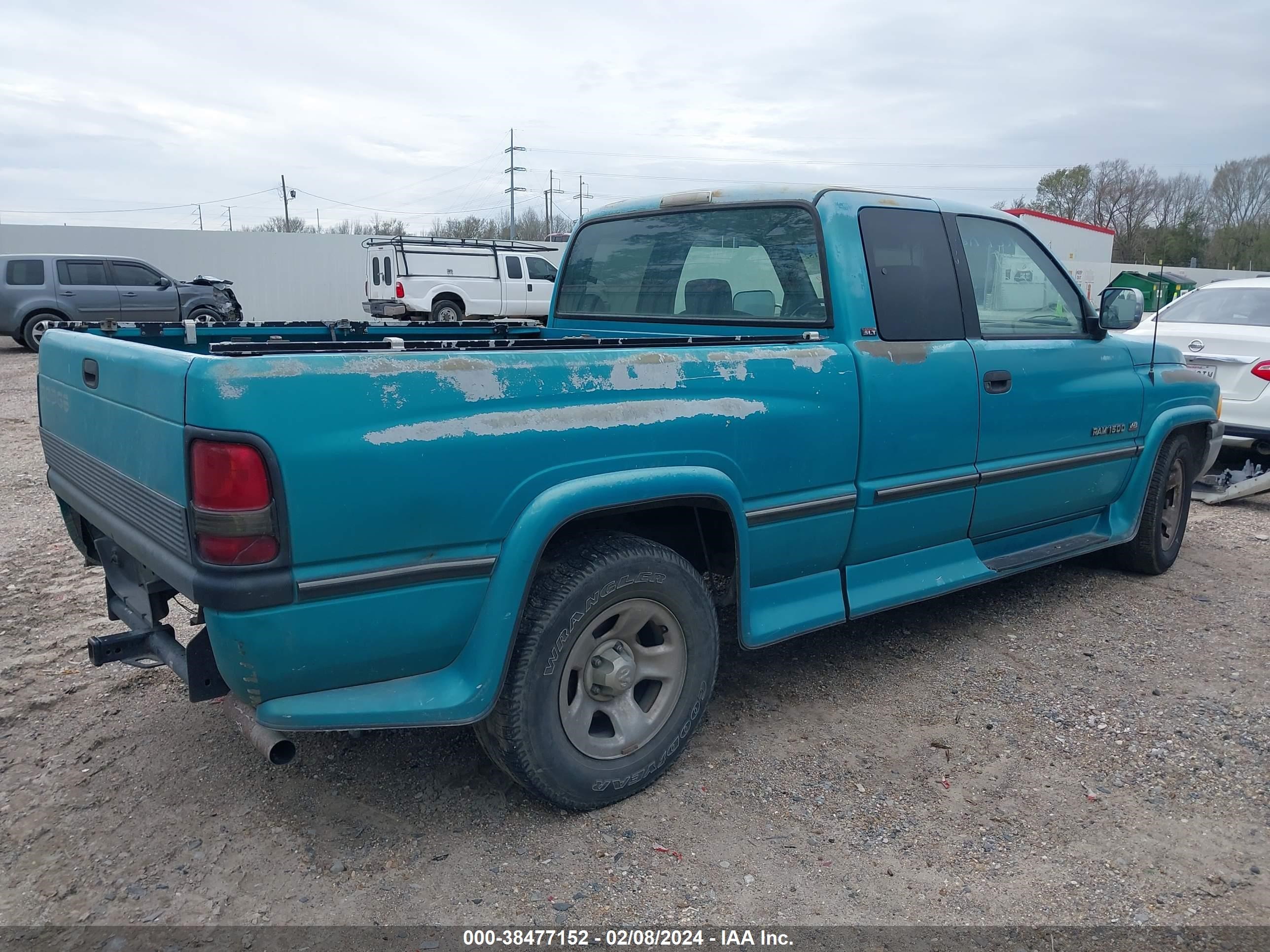 Photo 3 VIN: 3B7HC13Y9VM571475 - DODGE RAM 