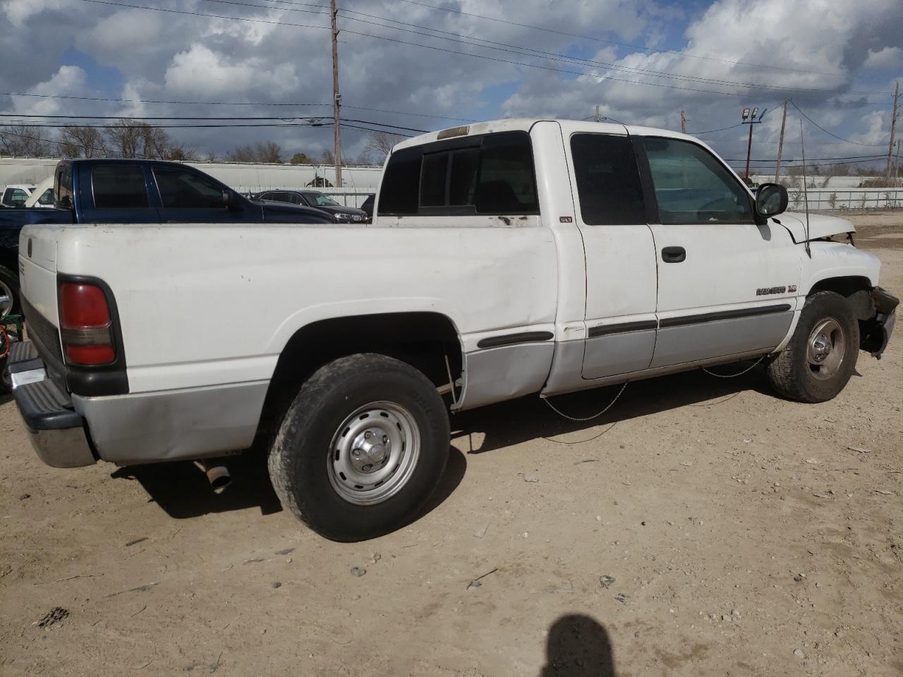 Photo 2 VIN: 3B7HC13Y9XM557904 - DODGE RAM 