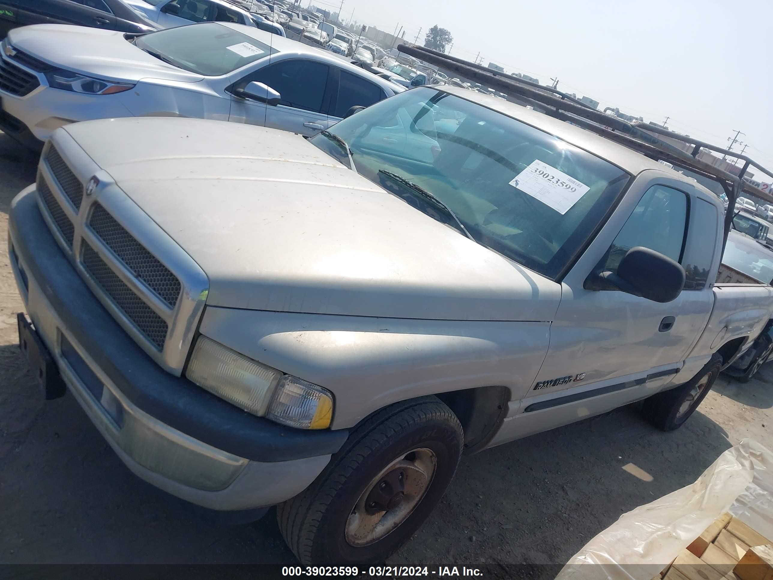 Photo 1 VIN: 3B7HC13Z01G228488 - DODGE RAM 