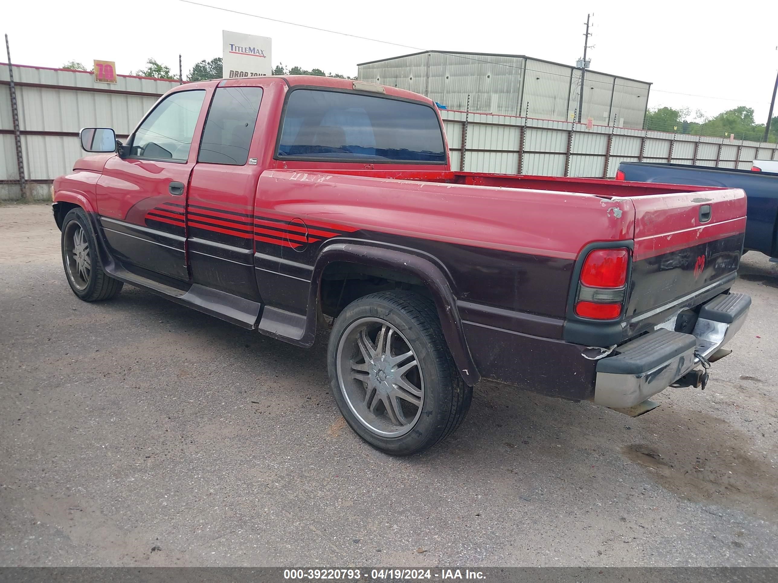 Photo 2 VIN: 3B7HC13Z0VG780949 - DODGE RAM 