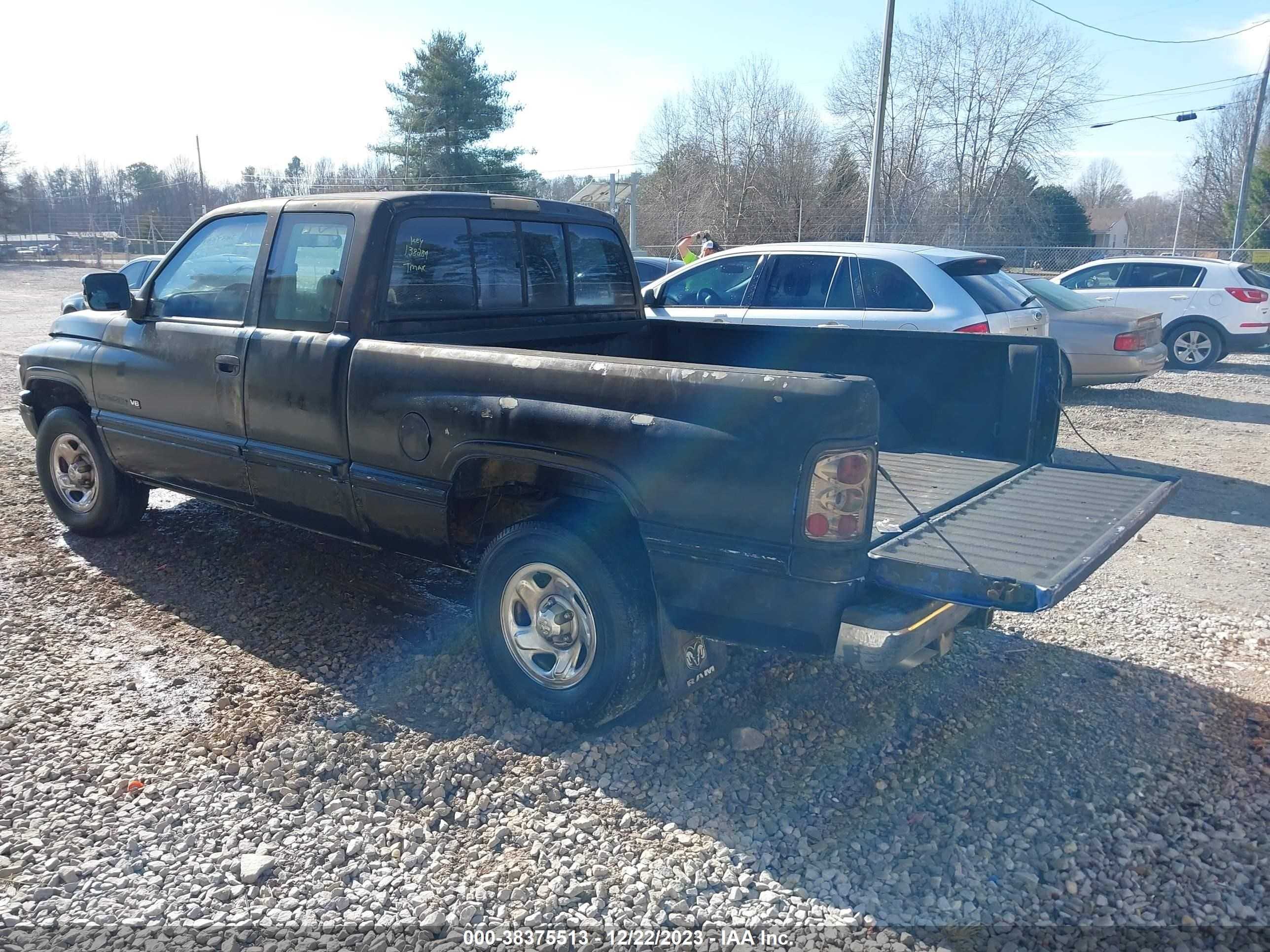 Photo 2 VIN: 3B7HC13Z1SM138284 - DODGE RAM 