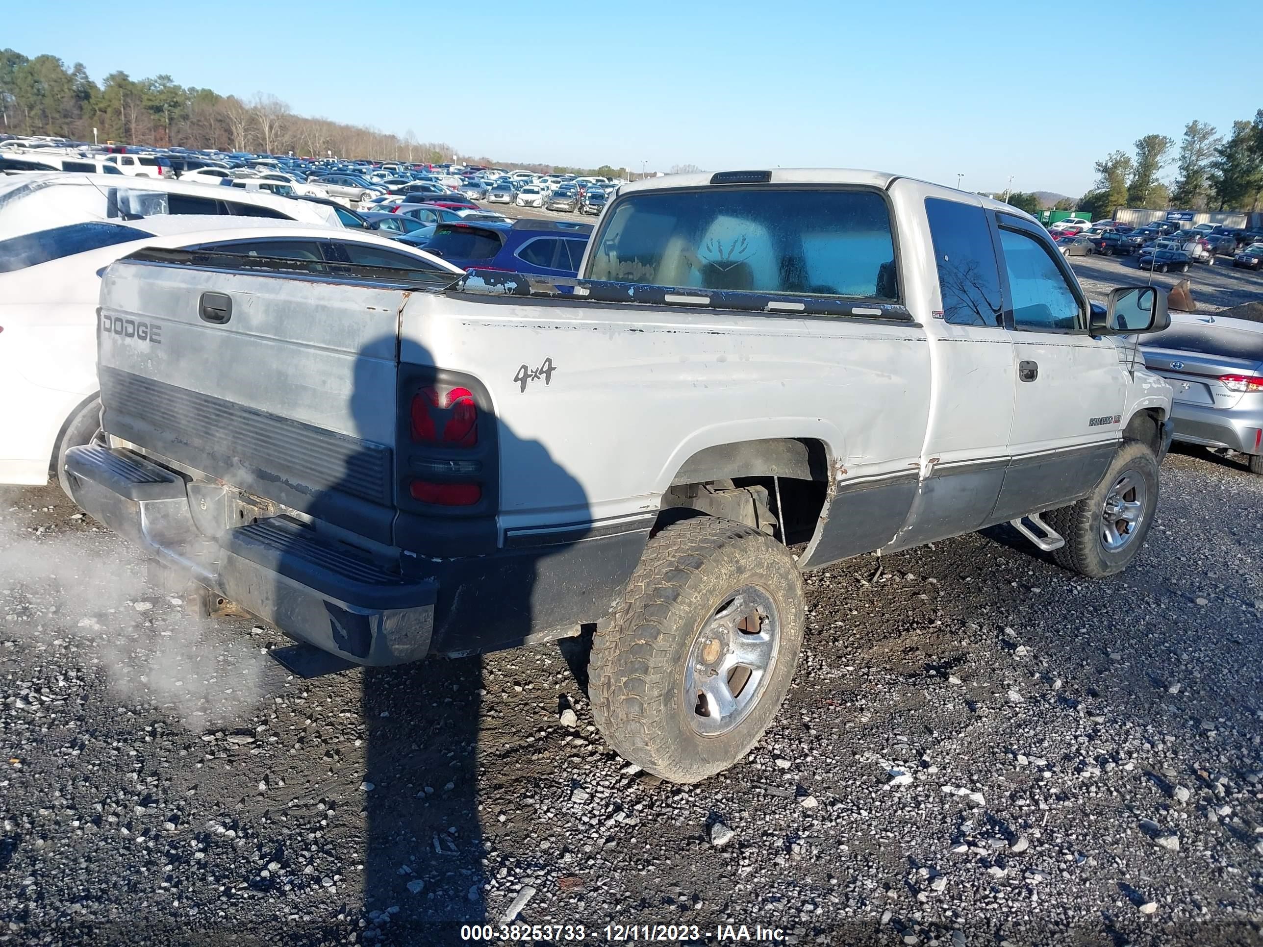 Photo 3 VIN: 3B7HC13Z2VG733518 - DODGE RAM 