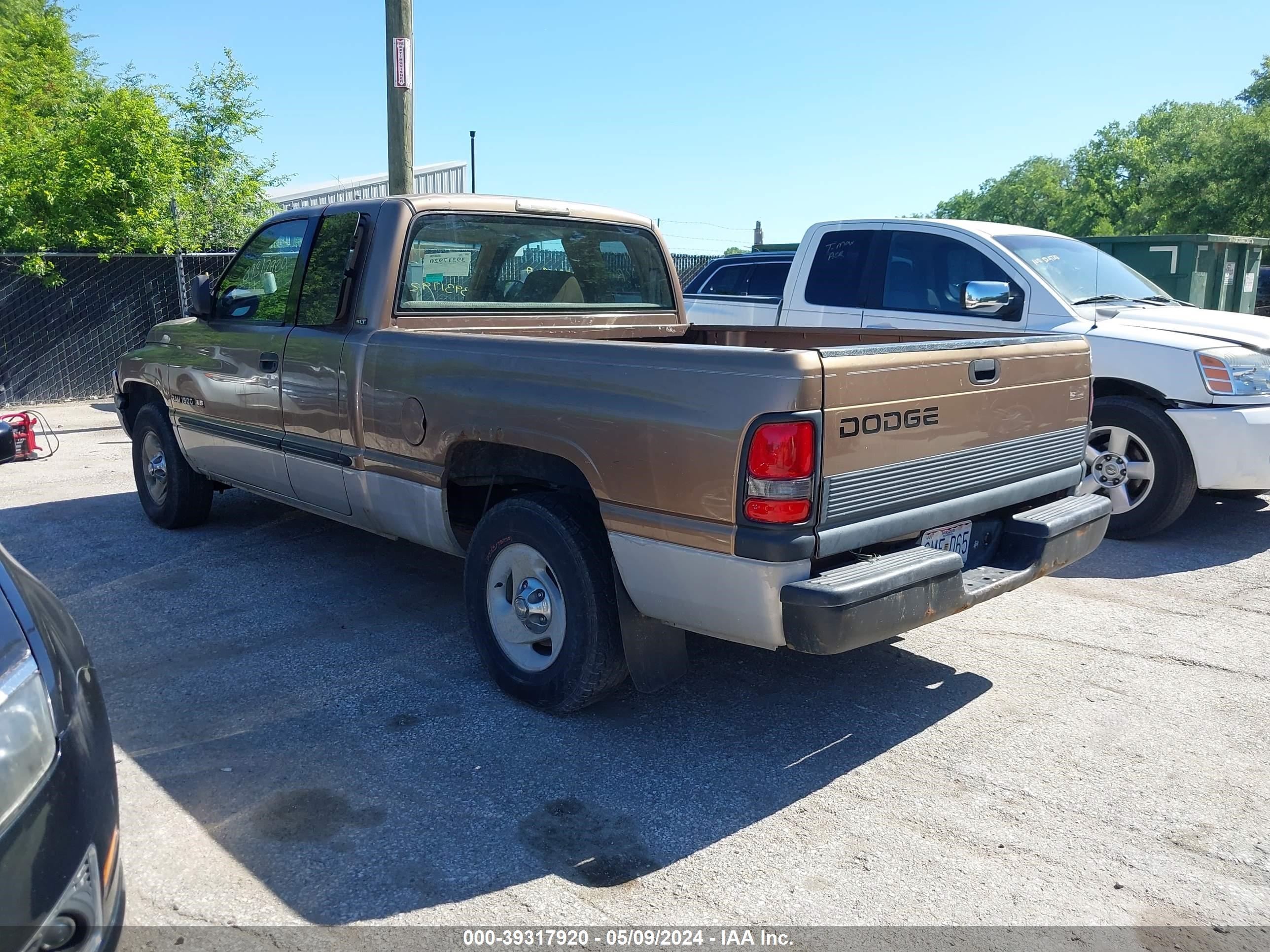 Photo 2 VIN: 3B7HC13Z31M279016 - DODGE RAM 