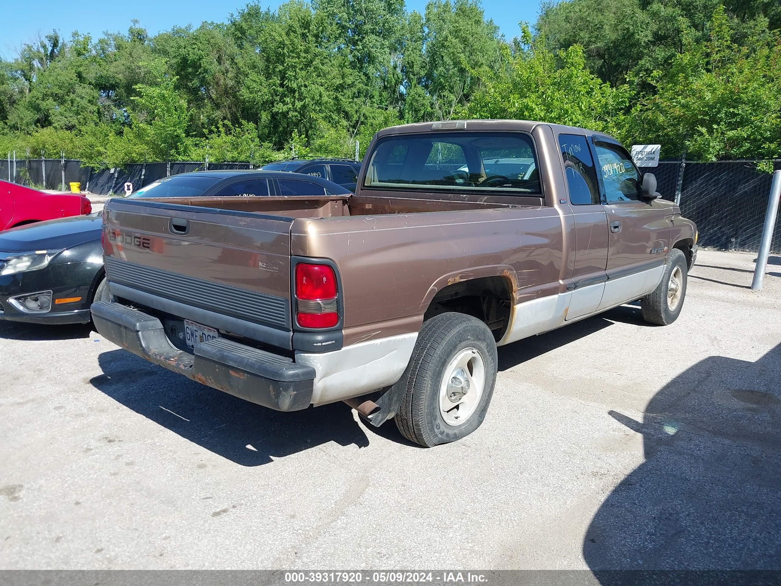 Photo 3 VIN: 3B7HC13Z31M279016 - DODGE RAM 