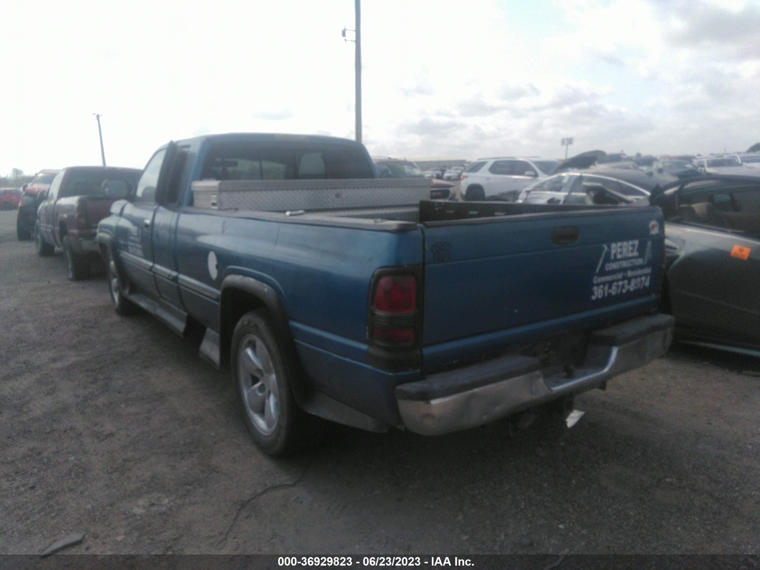 Photo 2 VIN: 3B7HC13Z4WG173776 - DODGE RAM 