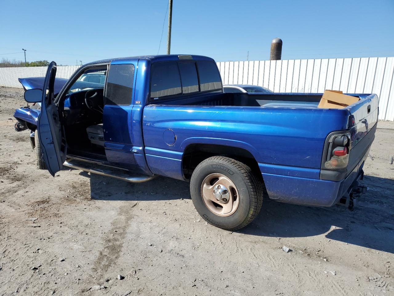 Photo 1 VIN: 3B7HC13Z6YG137042 - DODGE RAM 