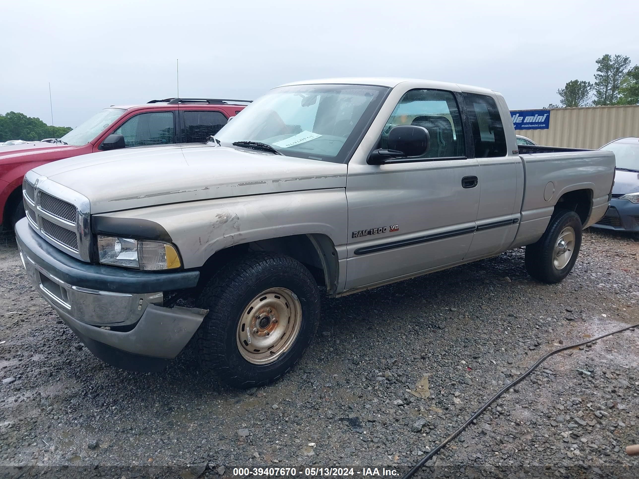 Photo 1 VIN: 3B7HC13Z6YG140894 - DODGE RAM 