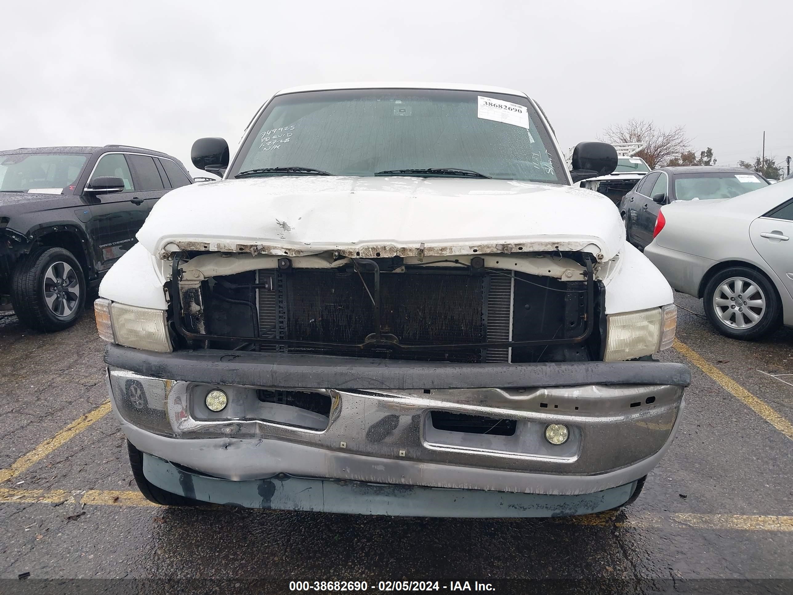 Photo 12 VIN: 3B7HF12Y5XG116732 - DODGE RAM 